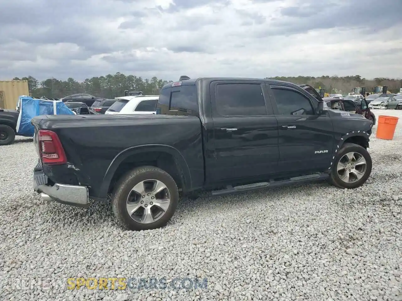 3 Photograph of a damaged car 1C6RREJT1MN769593 RAM 1500 2021