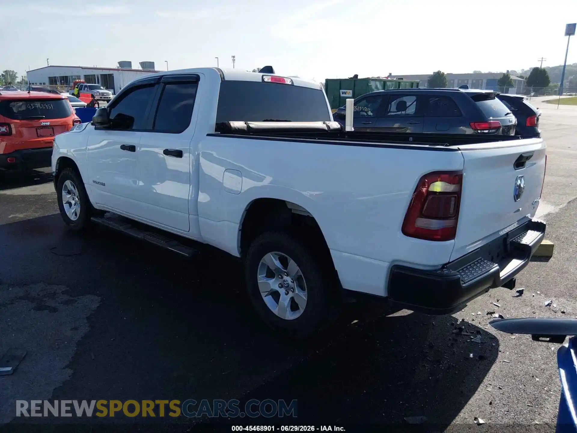 3 fotografías del automóvil dañado 1C6RRFCG8MN738430 RAM 1500 2021
