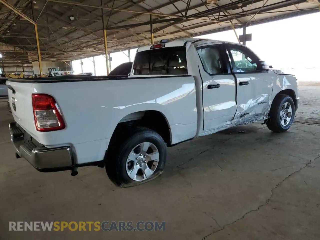 3 fotografías del automóvil dañado 1C6SRECGXMN766063 RAM 1500 2021