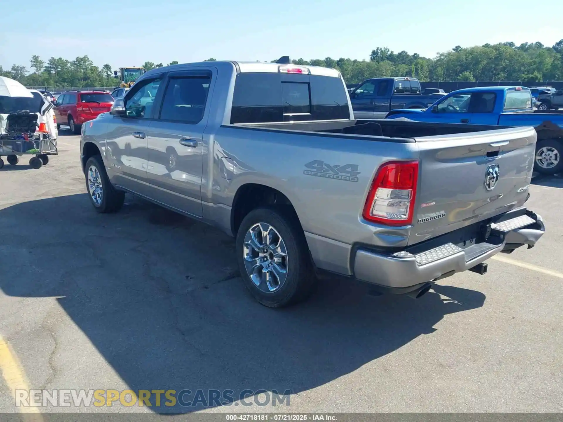3 Photograph of a damaged car 1C6SRFFT3MN559240 RAM 1500 2021