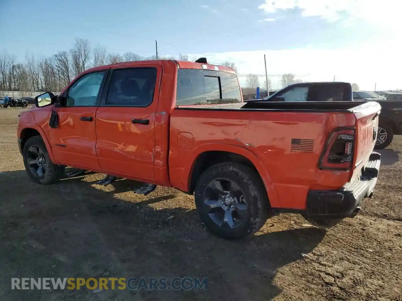 2 fotografías del automóvil dañado 1C6SRFFT3MN762127 RAM 1500 2021