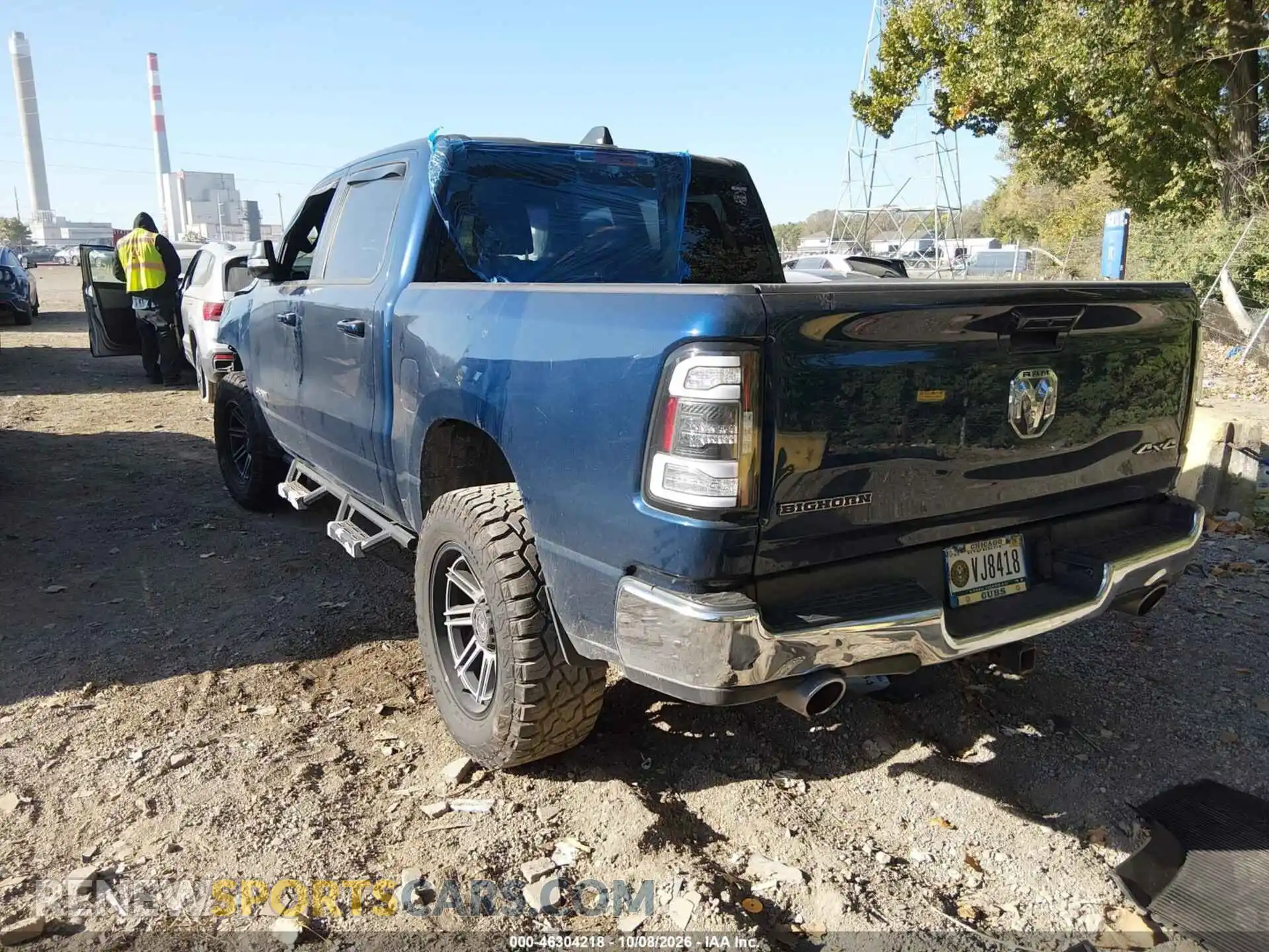 3 Photograph of a damaged car 1C6SRFFT6MN566604 RAM 1500 2021