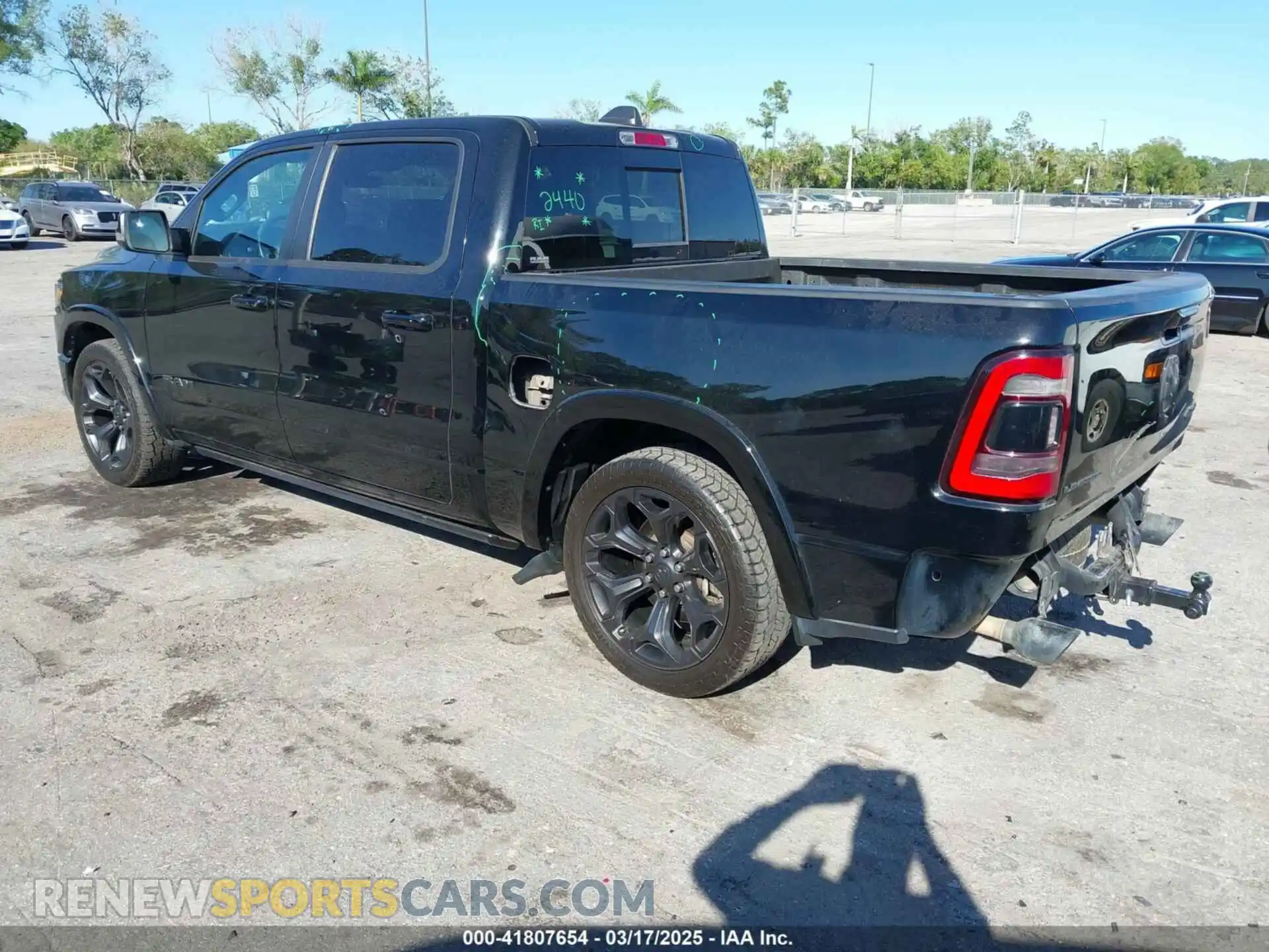 3 Photograph of a damaged car 1C6SRFHMXMN644565 RAM 1500 2021