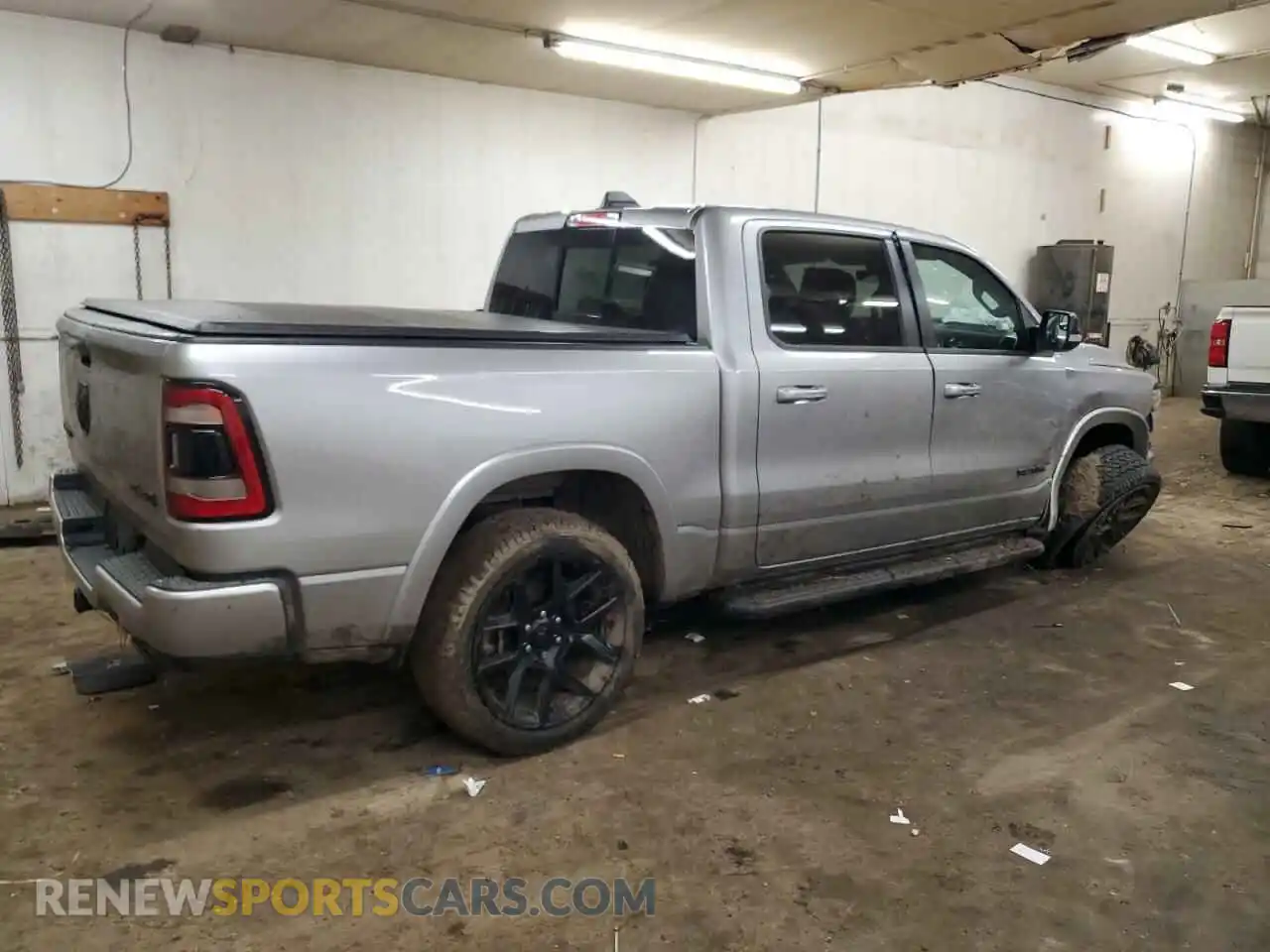 3 Photograph of a damaged car 1C6SRFJT2MN539665 RAM 1500 2021