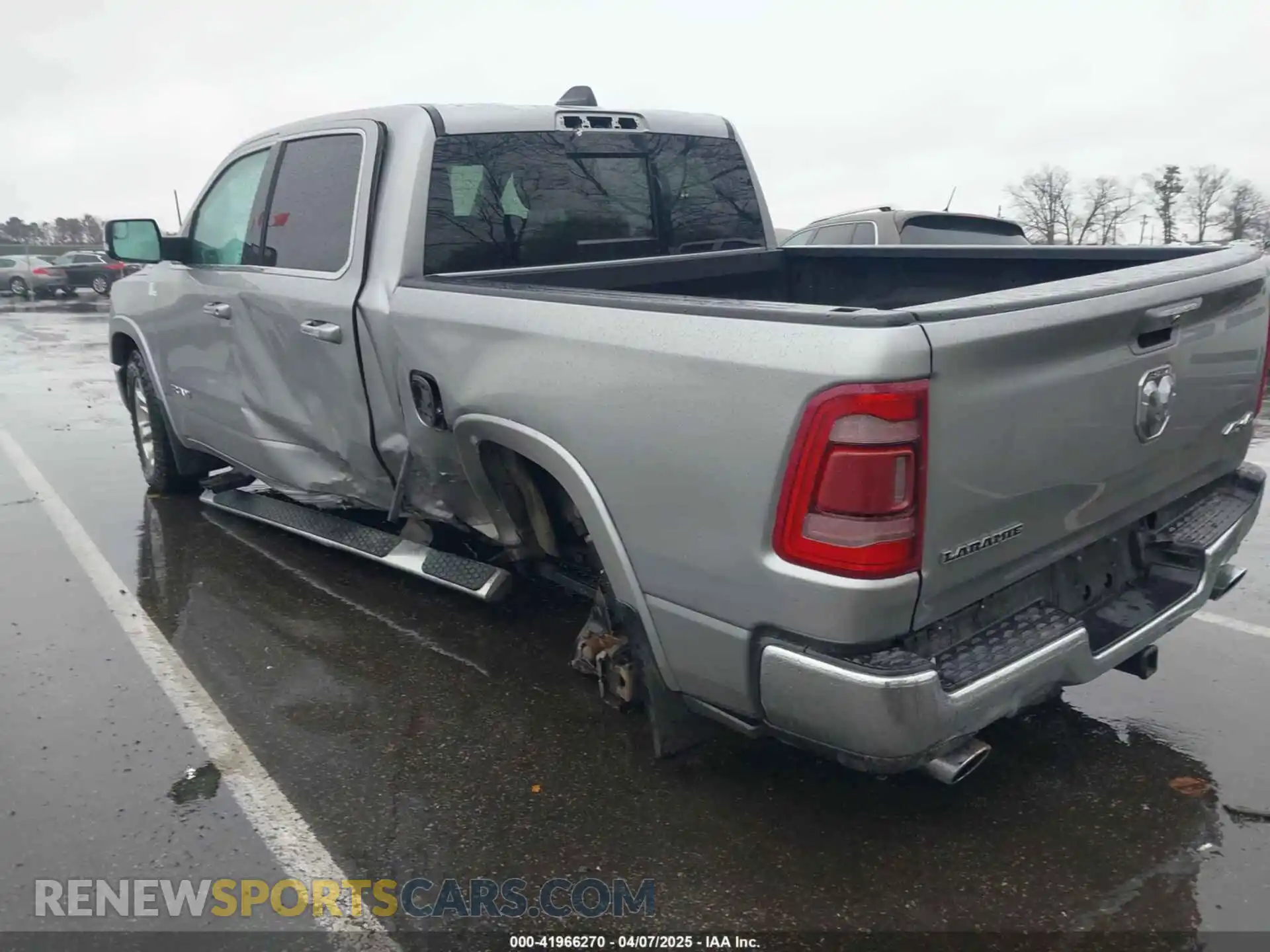 3 Photograph of a damaged car 1C6SRFJT6MN580347 RAM 1500 2021