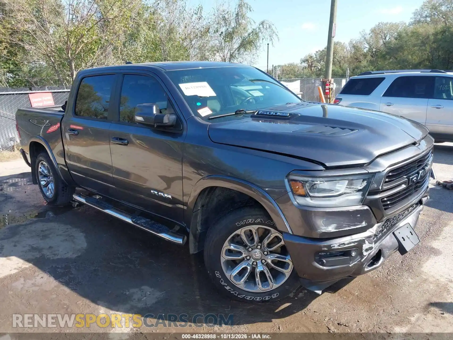 1 Photograph of a damaged car 1C6SRFJT8MN600727 RAM 1500 2021