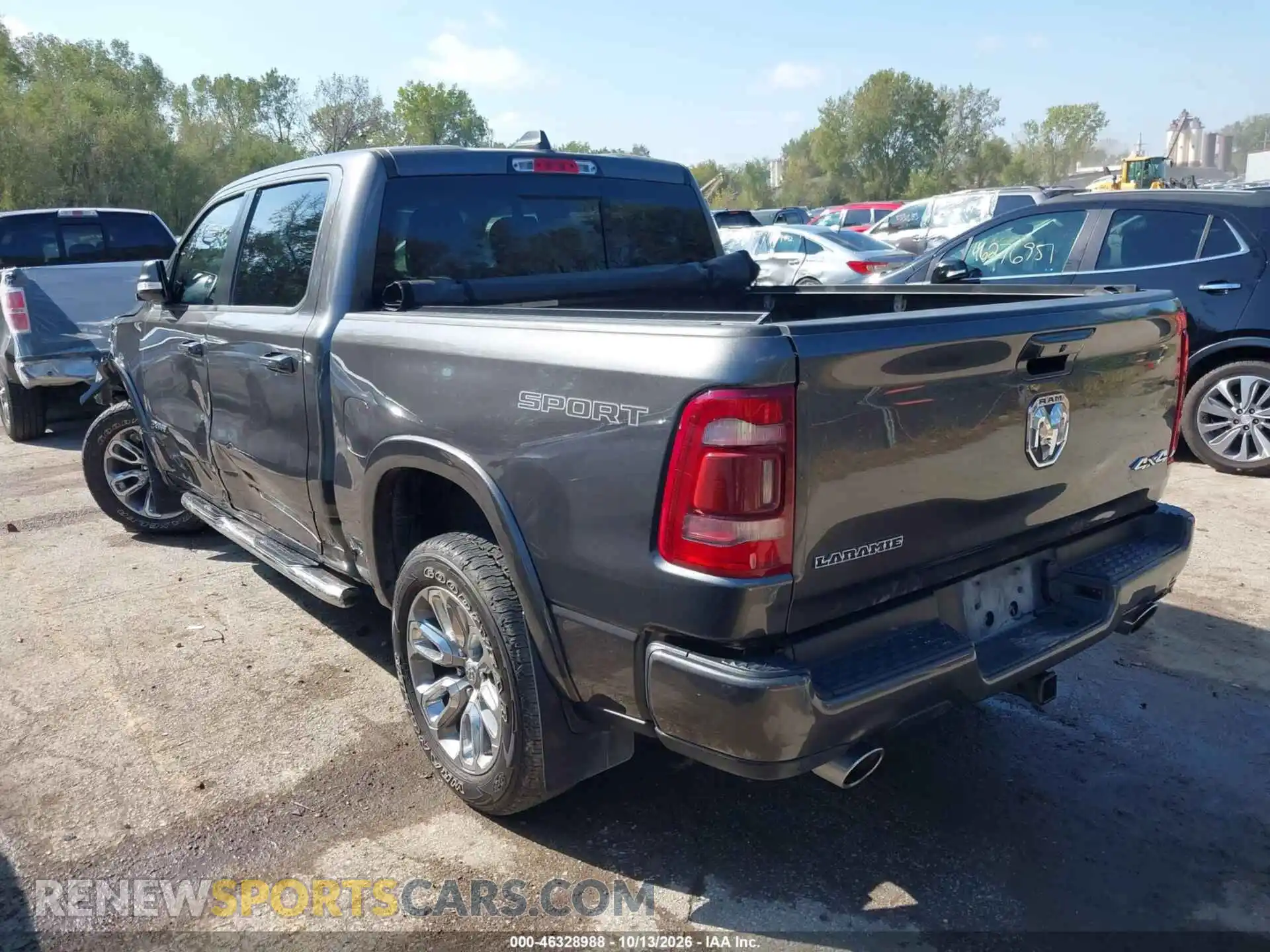 3 Photograph of a damaged car 1C6SRFJT8MN600727 RAM 1500 2021