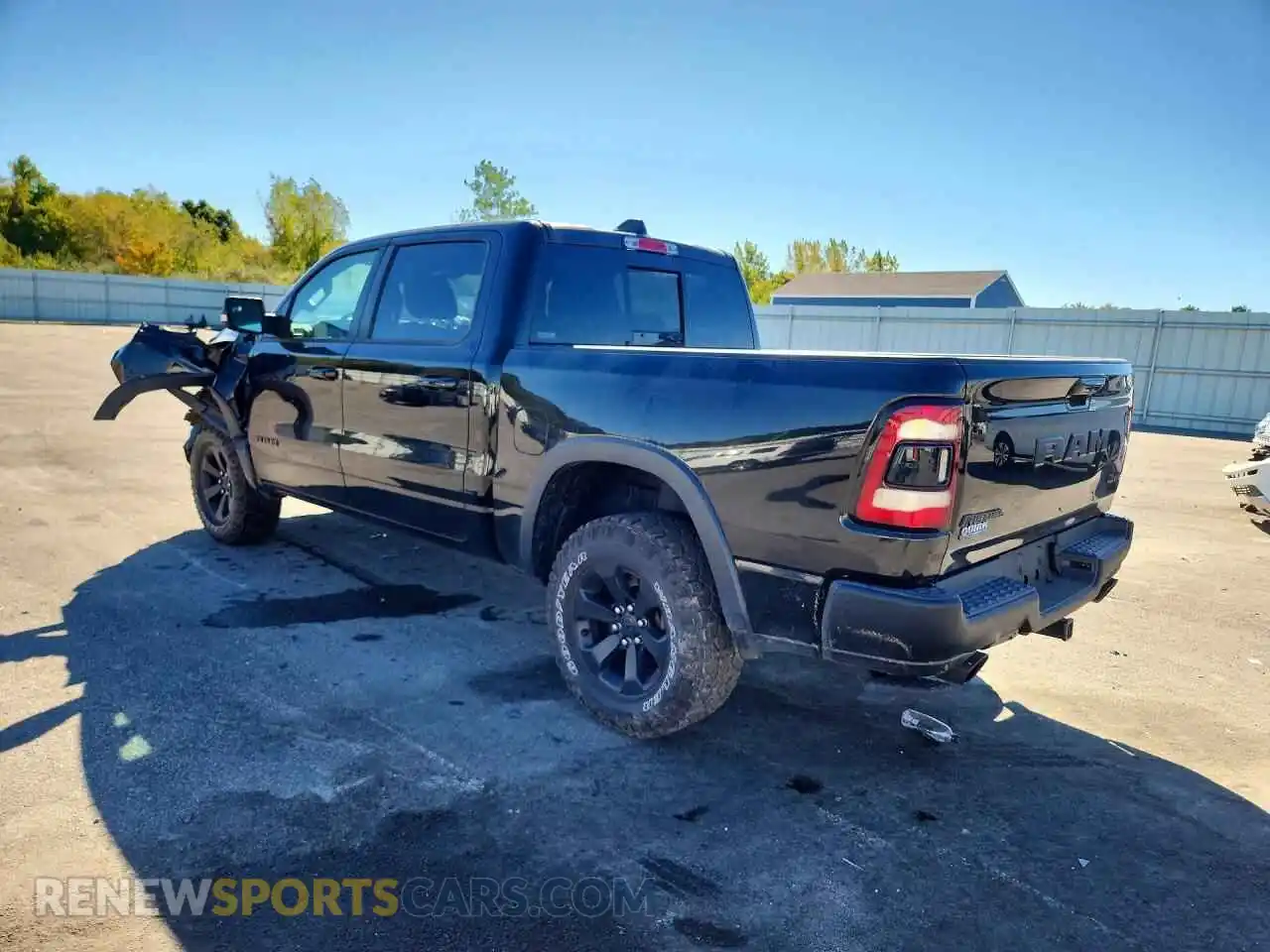 2 fotografías del automóvil dañado 1C6SRFLT1MN573268 RAM 1500 2021