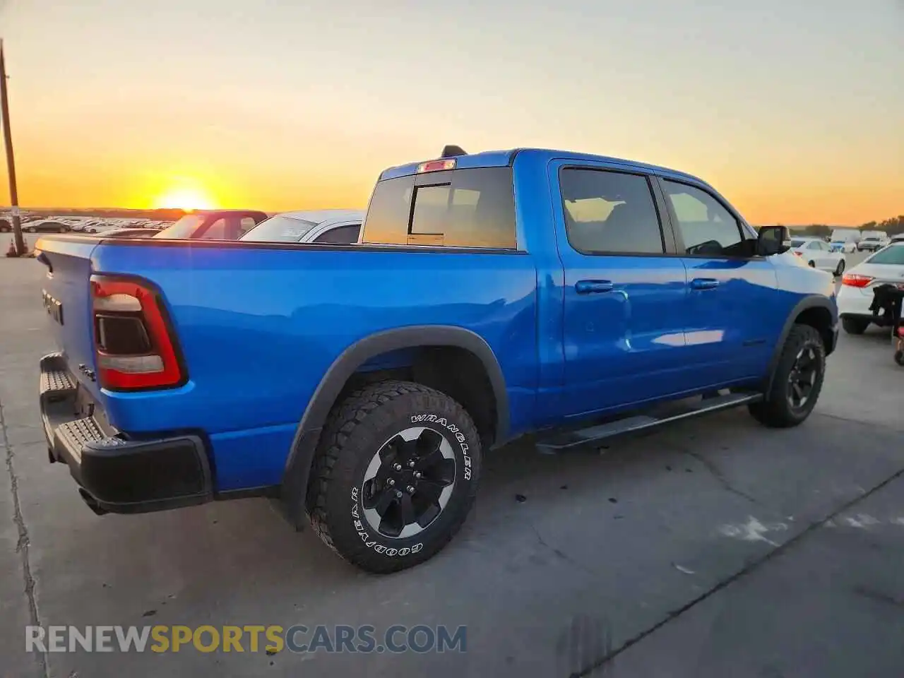 3 fotografías del automóvil dañado 1C6SRFLT4MN776977 RAM 1500 2021