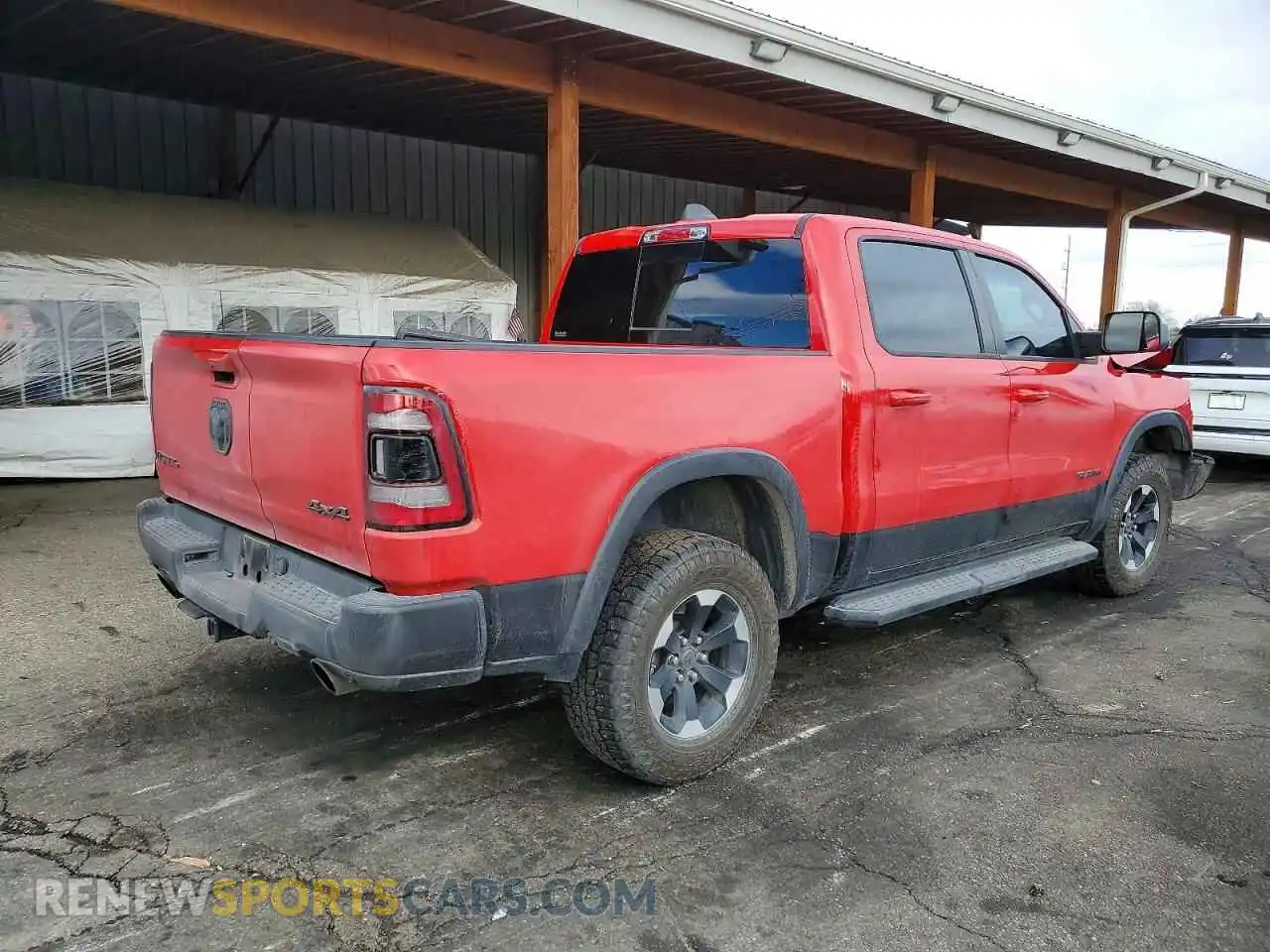 3 fotografías del automóvil dañado 1C6SRFLT8MN807146 RAM 1500 2021