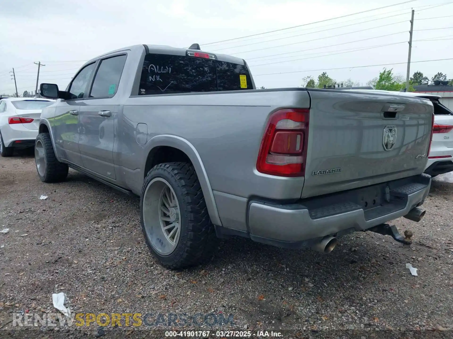 3 Photograph of a damaged car 1C6SRFRT3MN831765 RAM 1500 2021