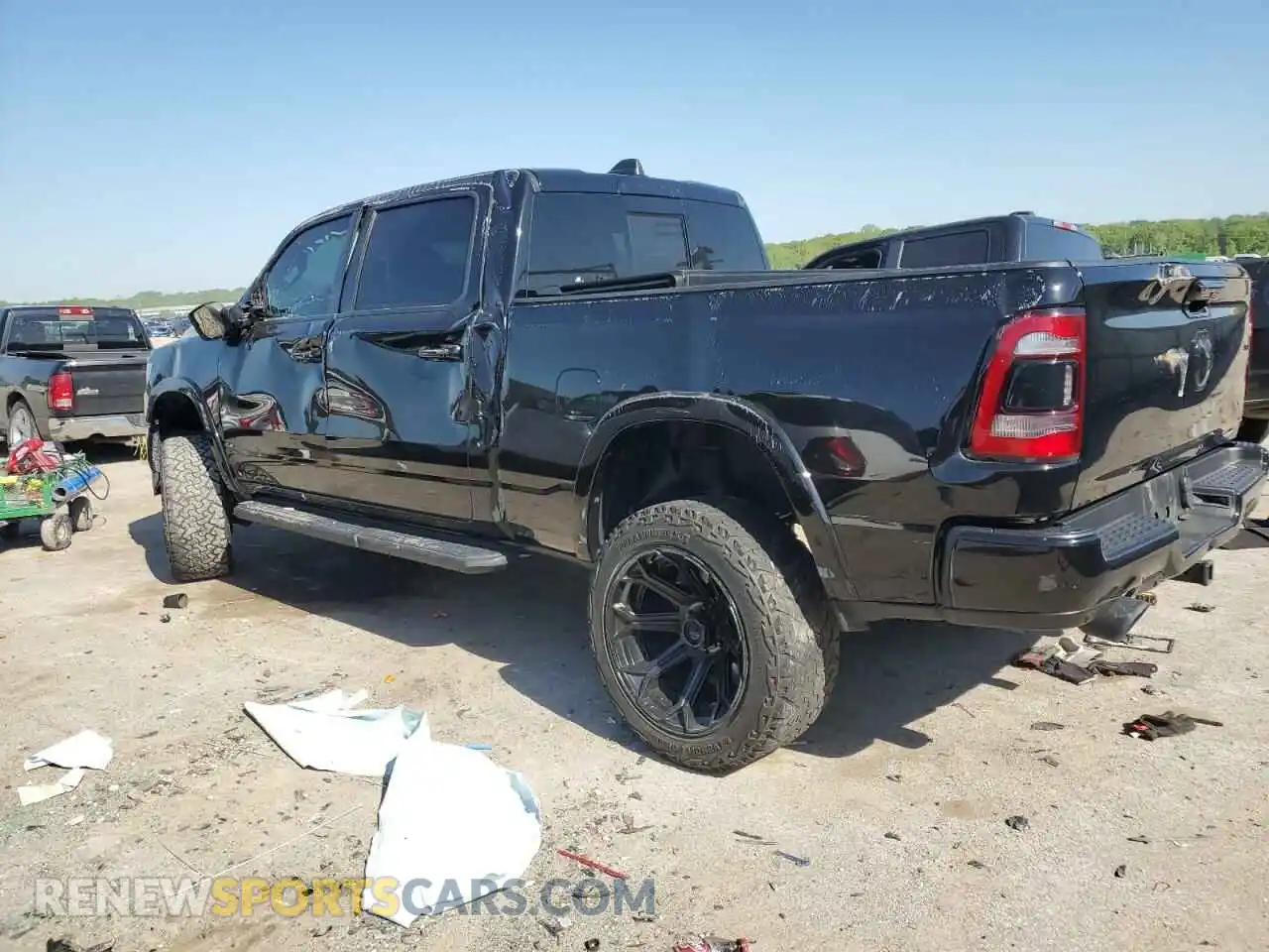 2 fotografías del automóvil dañado 1C6SRFRT7MN778438 RAM 1500 2021