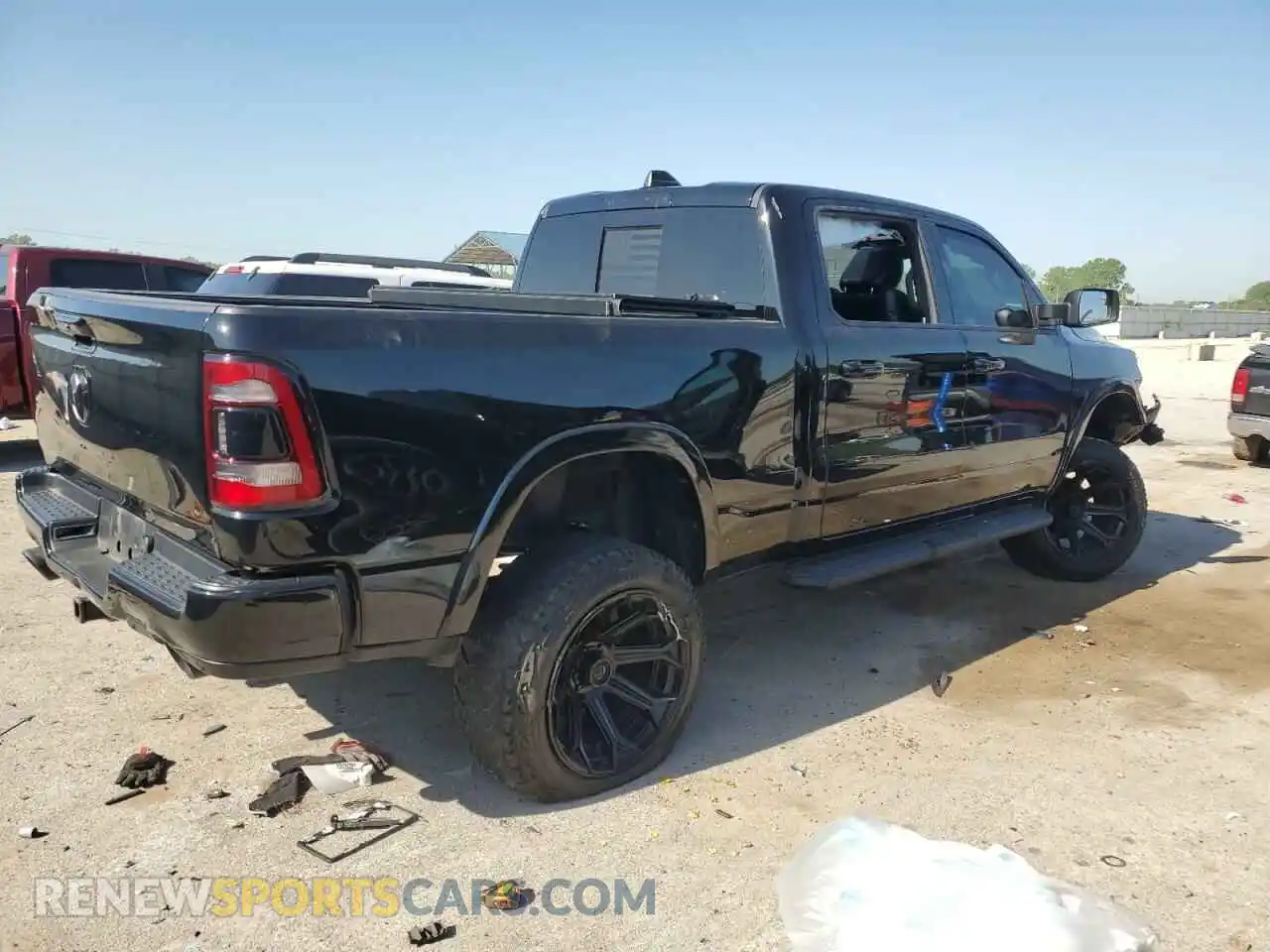 3 fotografías del automóvil dañado 1C6SRFRT7MN778438 RAM 1500 2021
