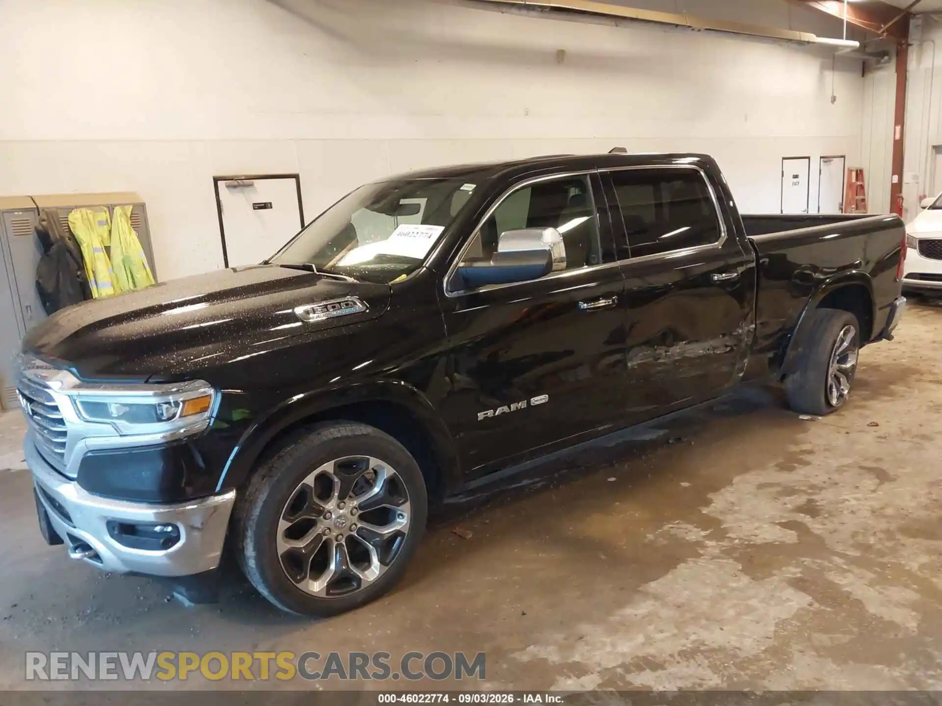 2 fotografías del automóvil dañado 1C6SRFSTXMN627846 RAM 1500 2021