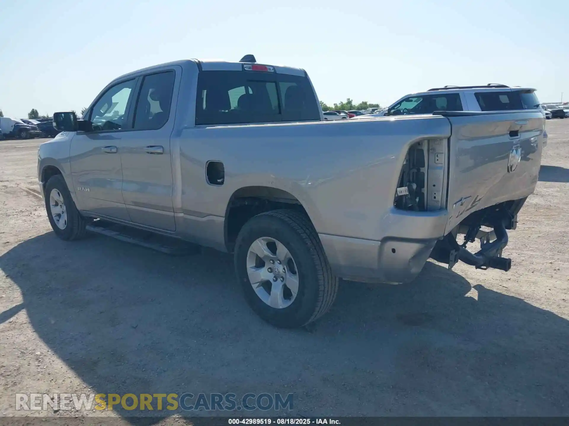 3 Photograph of a damaged car 1C6RREBG3NN276579 RAM 1500 2022