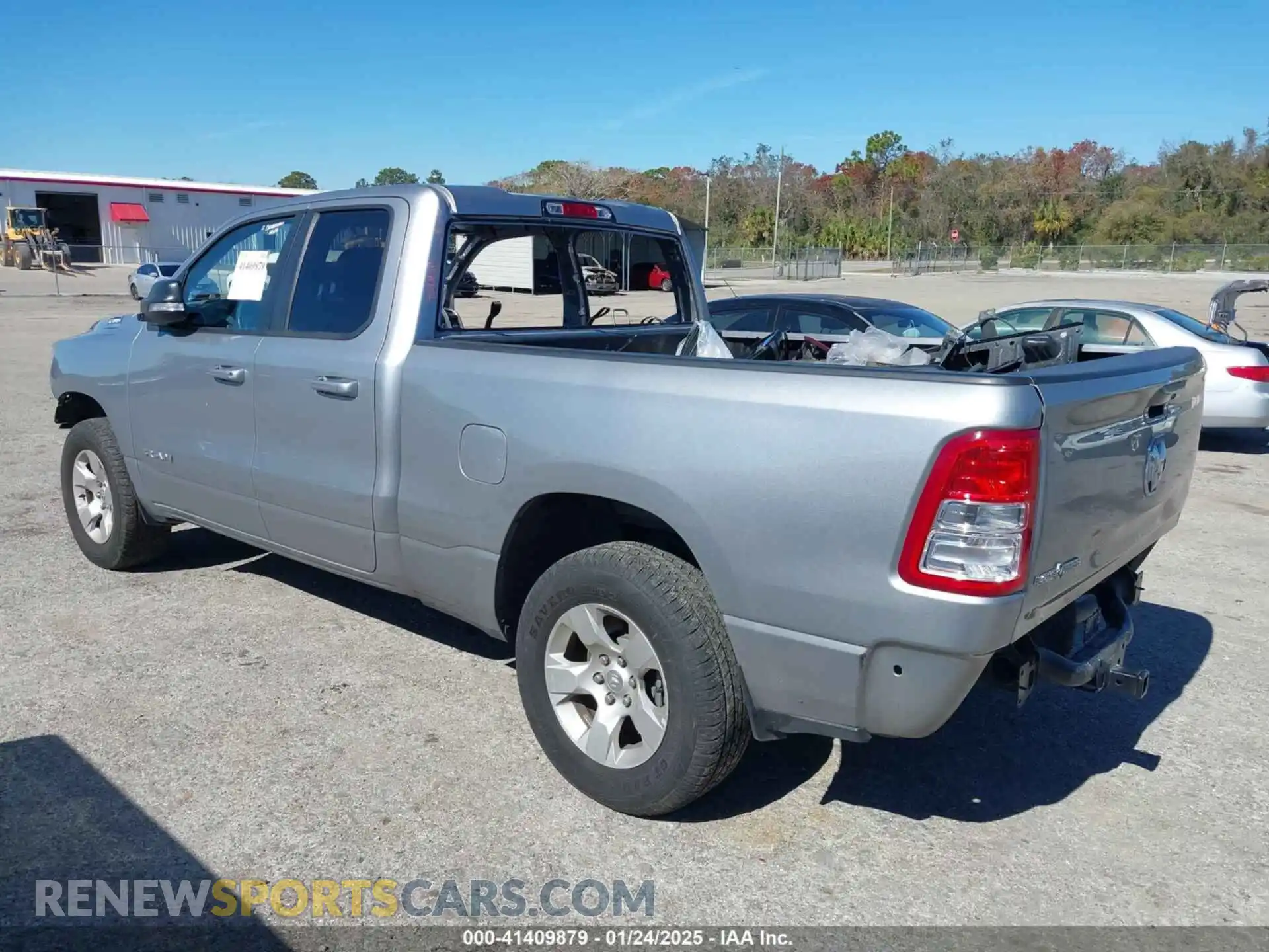 3 Photograph of a damaged car 1C6RREBG3NN329054 RAM 1500 2022