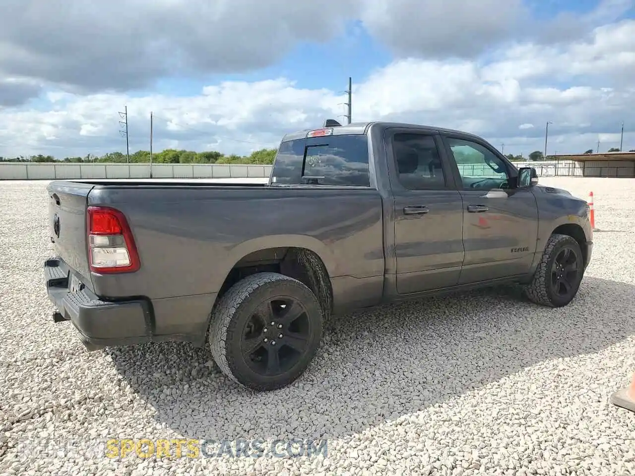3 fotografías del automóvil dañado 1C6RREBT0NN157367 RAM 1500 2022