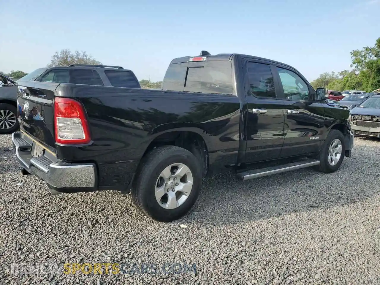 3 Photograph of a damaged car 1C6RREBT0NN389581 RAM 1500 2022