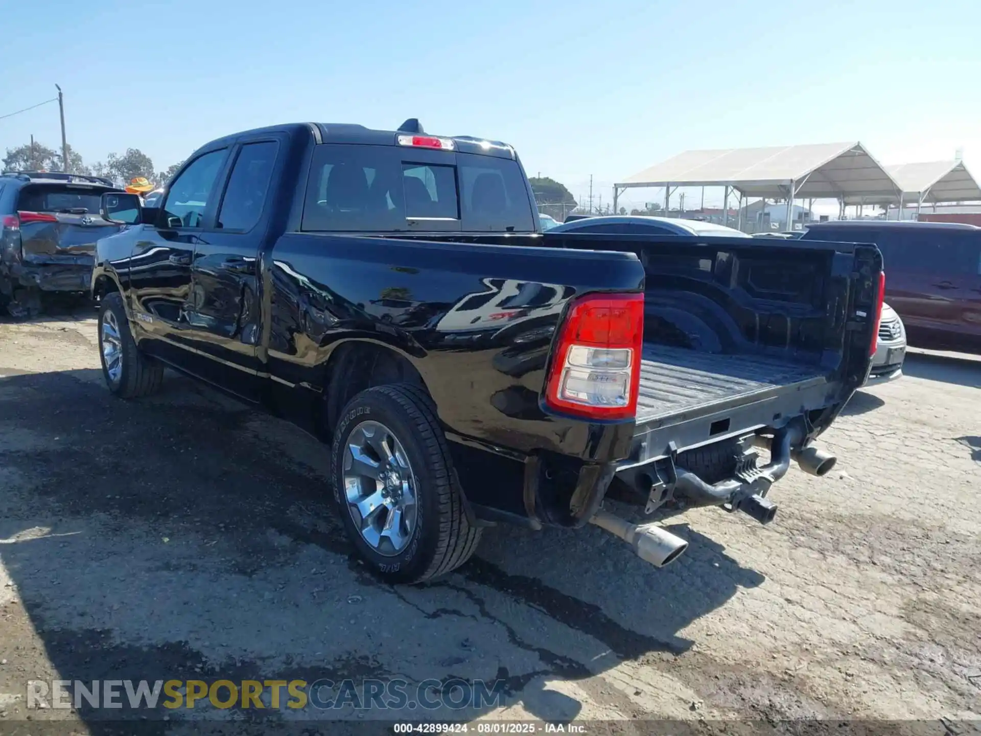 3 Photograph of a damaged car 1C6RREBT3NN219022 RAM 1500 2022