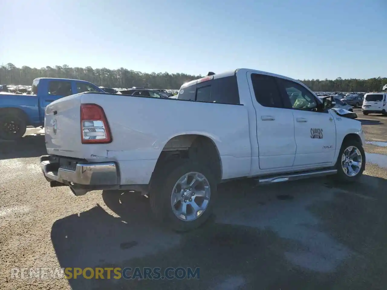 3 Photograph of a damaged car 1C6RREBT5NN389642 RAM 1500 2022