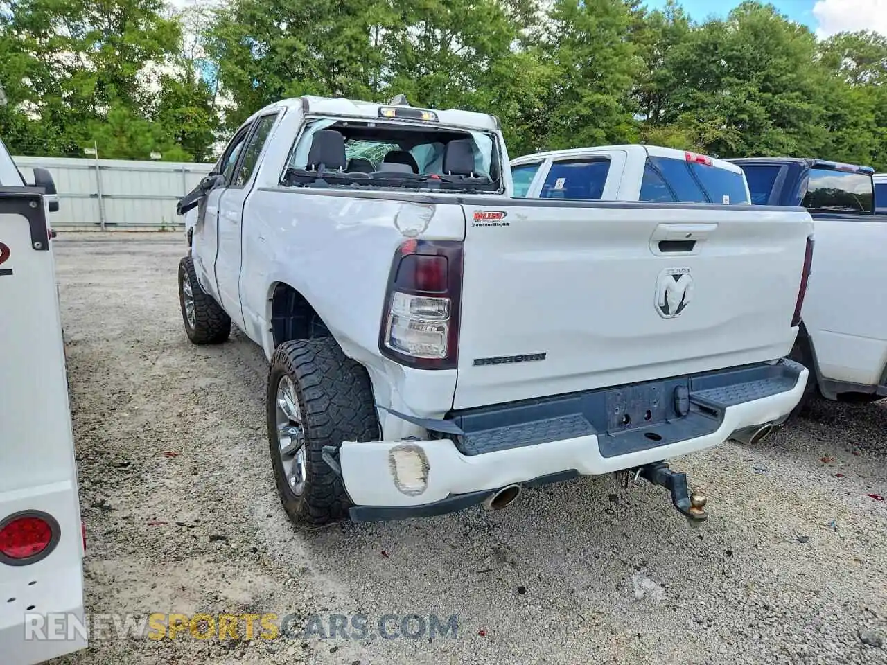 2 fotografías del automóvil dañado 1C6RREBT6NN114040 RAM 1500 2022