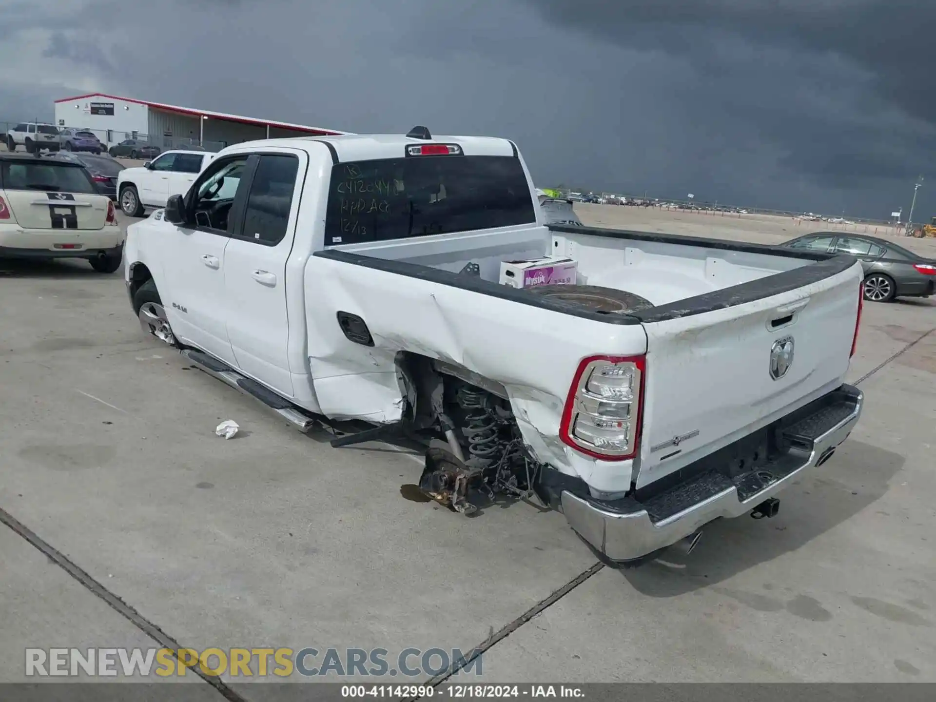 3 Photograph of a damaged car 1C6RREBT7NN228564 RAM 1500 2022