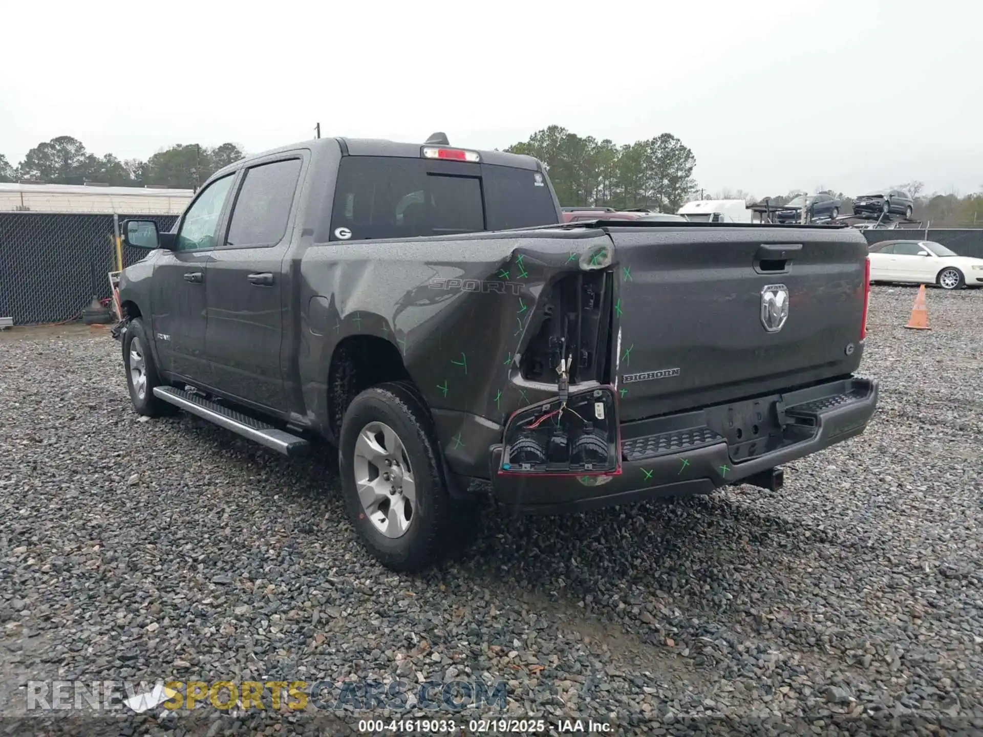 3 Photograph of a damaged car 1C6RREFG6NN337093 RAM 1500 2022