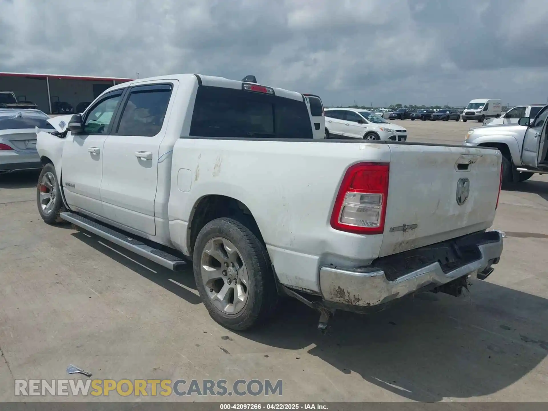 3 Photograph of a damaged car 1C6RREFM1NN326038 RAM 1500 2022