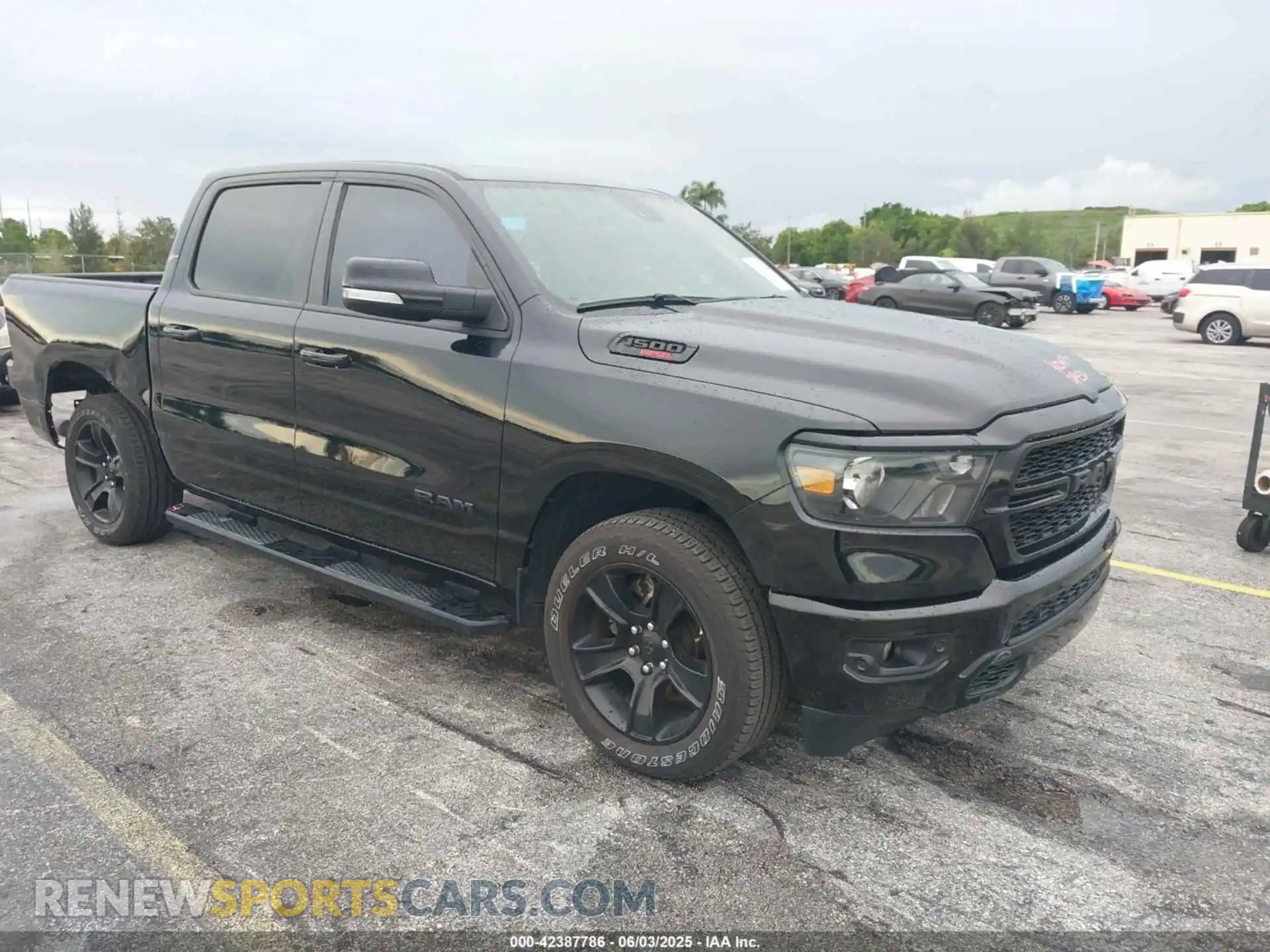 1 Photograph of a damaged car 1C6RREFM3NN268238 RAM 1500 2022
