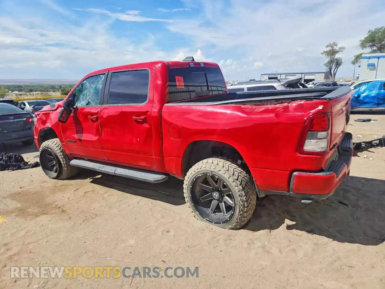 2 fotografías del automóvil dañado 1C6RREFT0NN253428 RAM 1500 2022