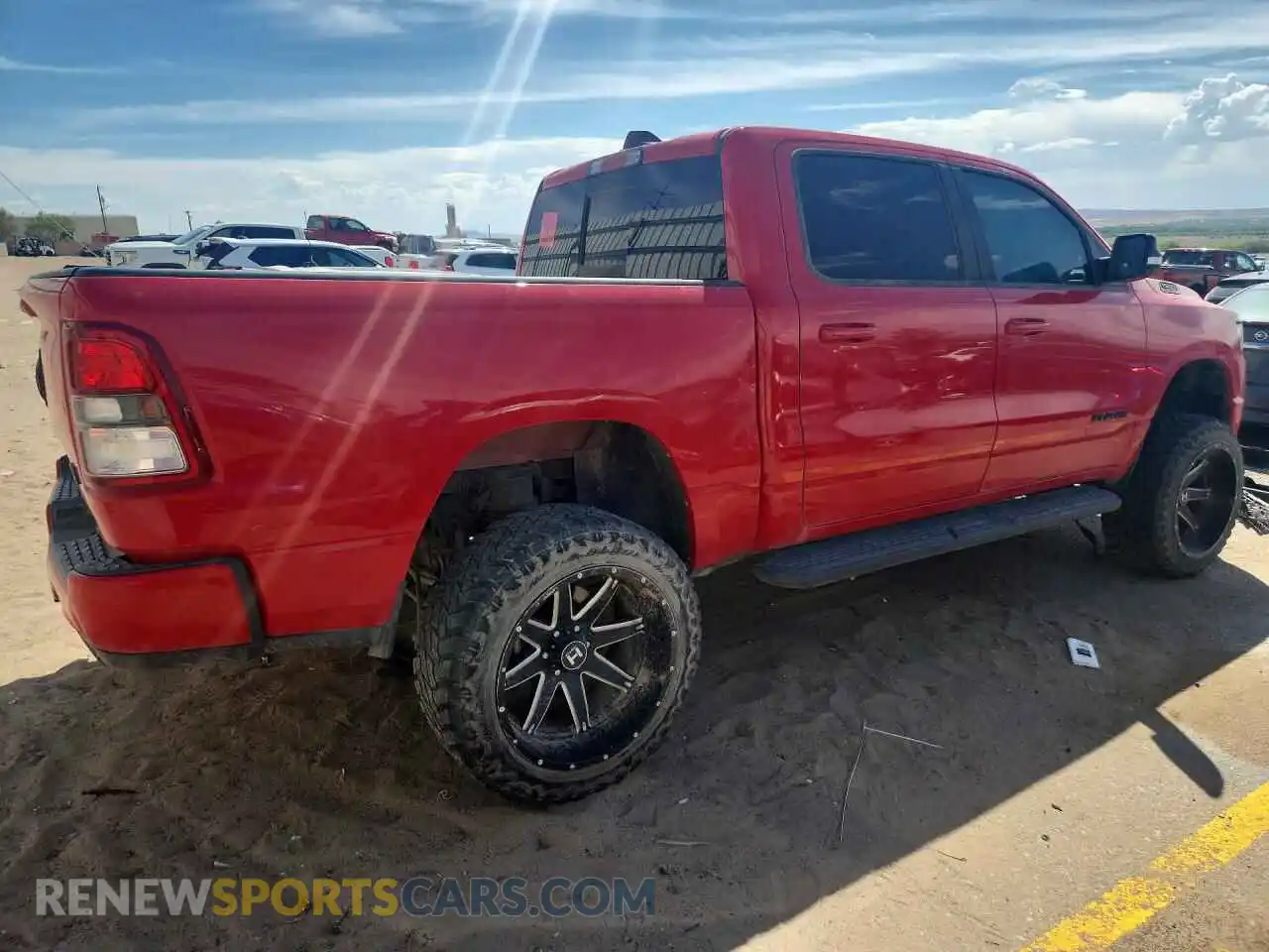 3 fotografías del automóvil dañado 1C6RREFT0NN253428 RAM 1500 2022