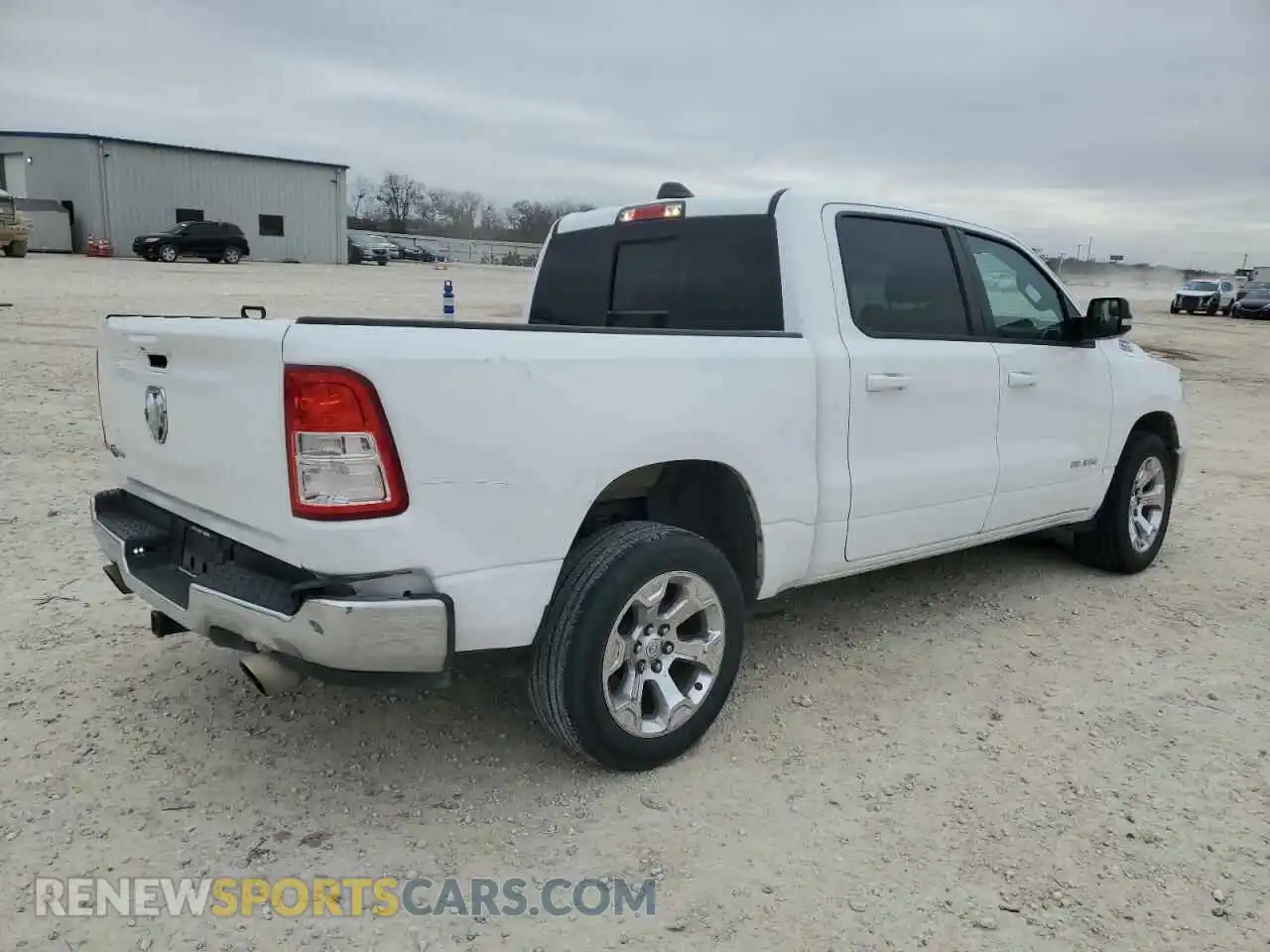 3 Photograph of a damaged car 1C6RREFT0NN364920 RAM 1500 2022