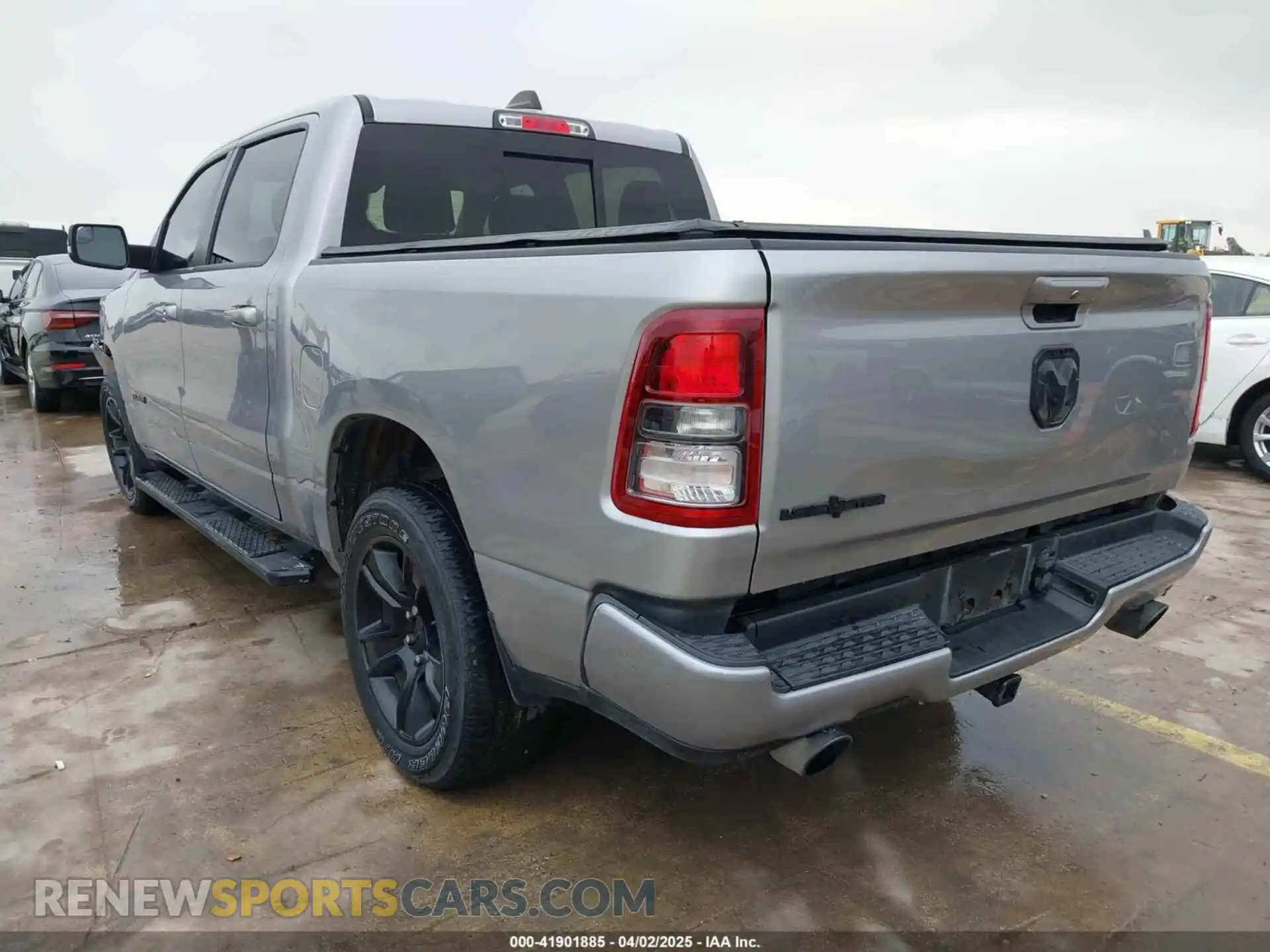 3 Photograph of a damaged car 1C6RREFT4NN187269 RAM 1500 2022
