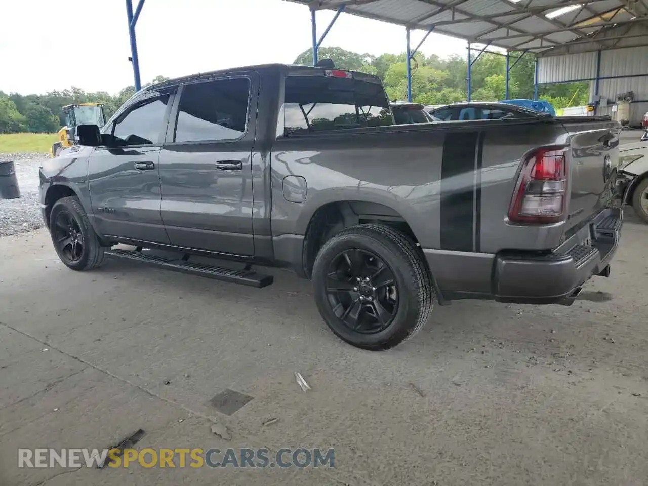 2 Photograph of a damaged car 1C6RREFT4NN275786 RAM 1500 2022