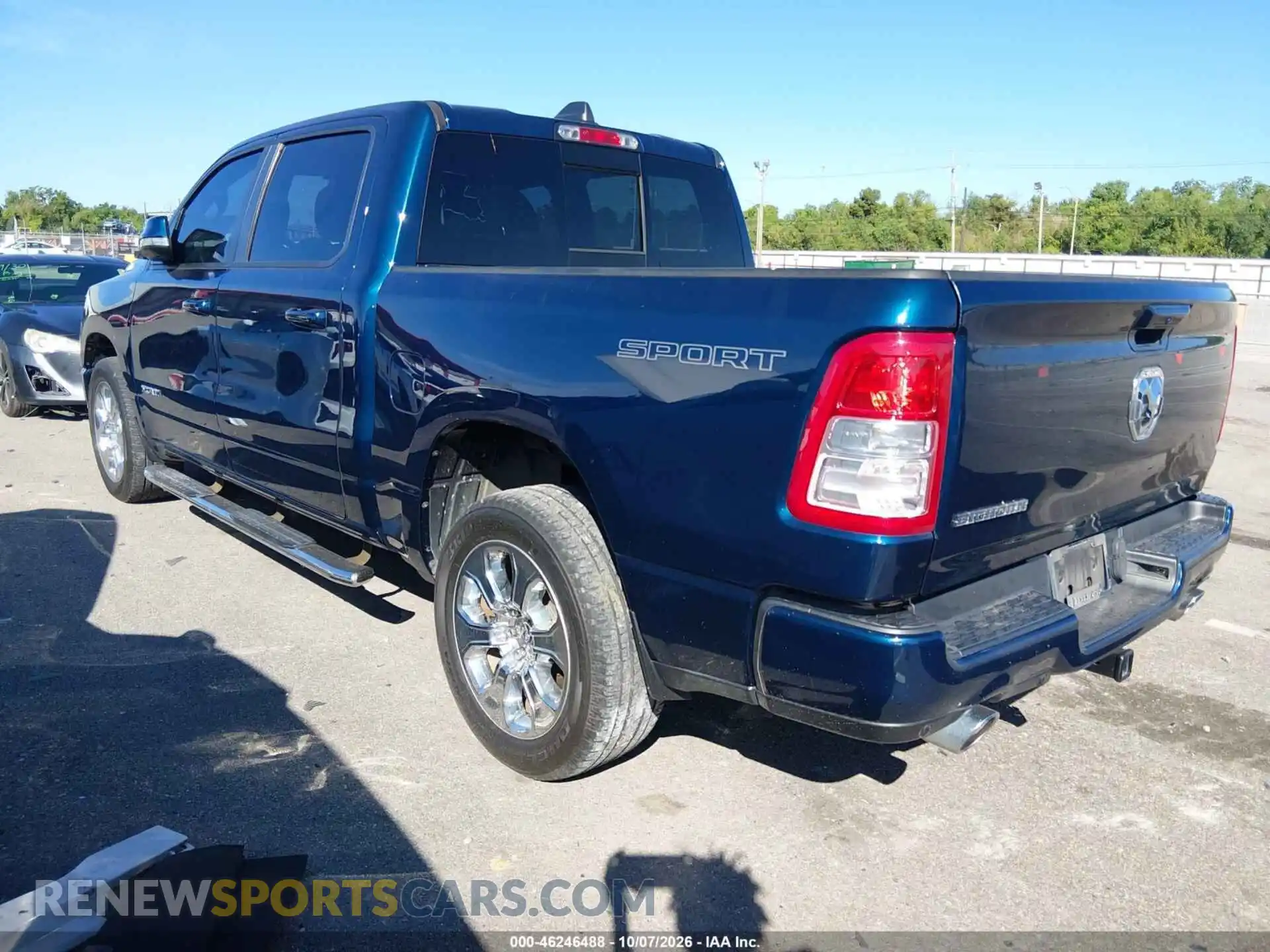 3 fotografías del automóvil dañado 1C6RREFT8NN146594 RAM 1500 2022