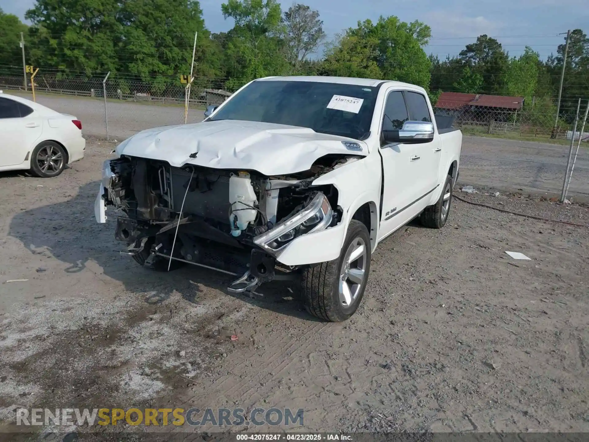 2 fotografías del automóvil dañado 1C6RREHT0NN187749 RAM 1500 2022