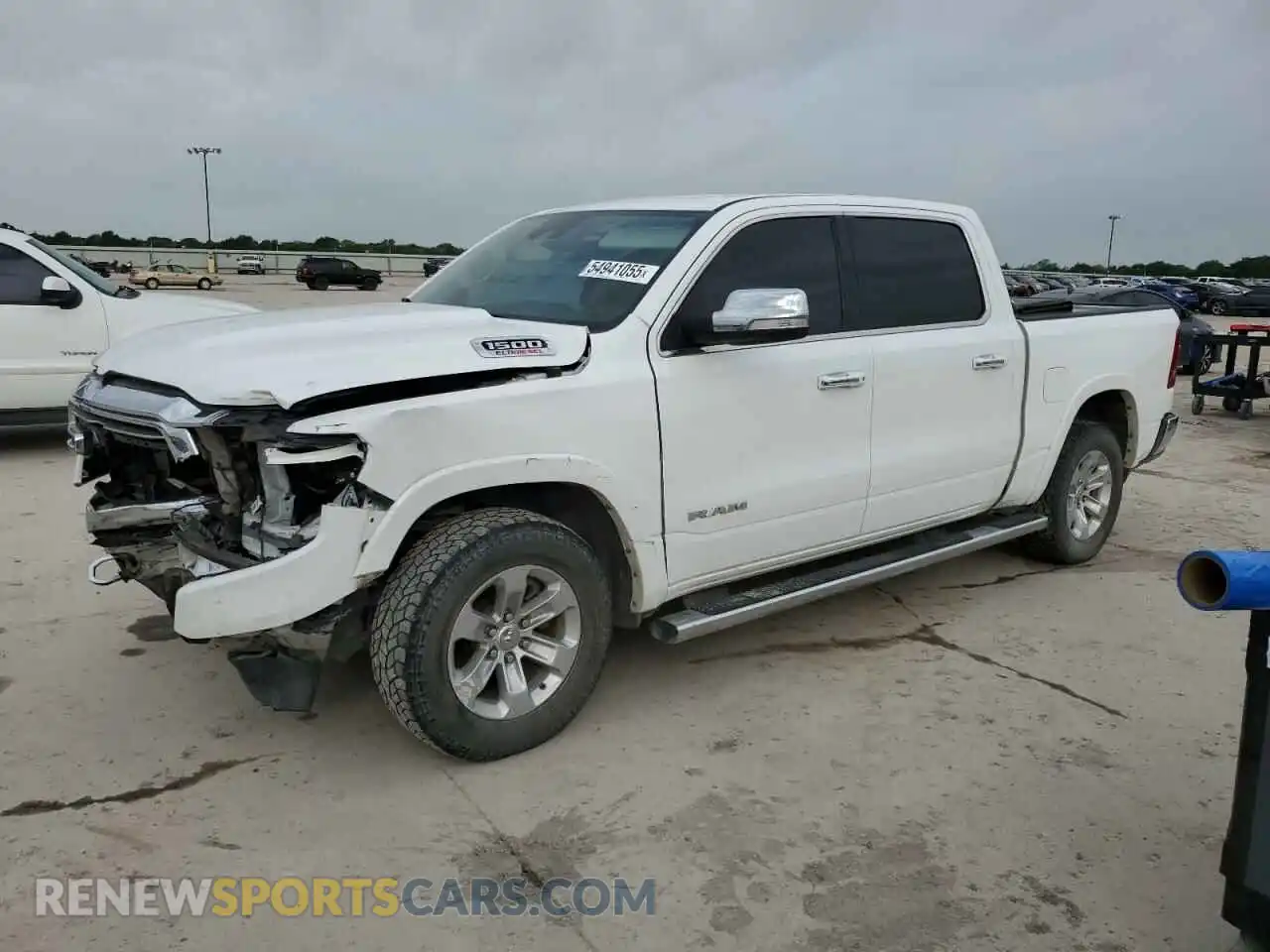 1 Photograph of a damaged car 1C6RREJM3NN178854 RAM 1500 2022