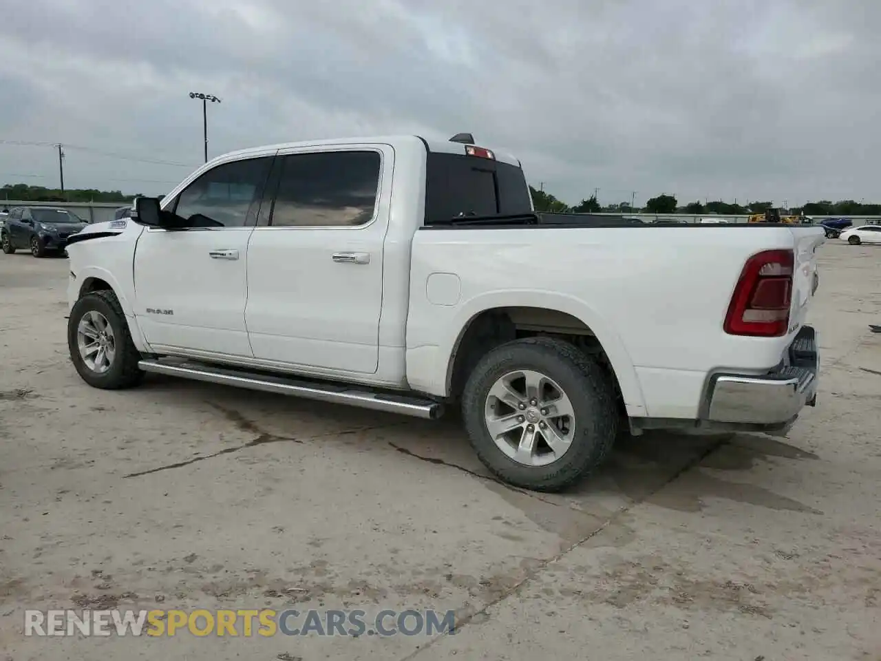 2 Photograph of a damaged car 1C6RREJM3NN178854 RAM 1500 2022