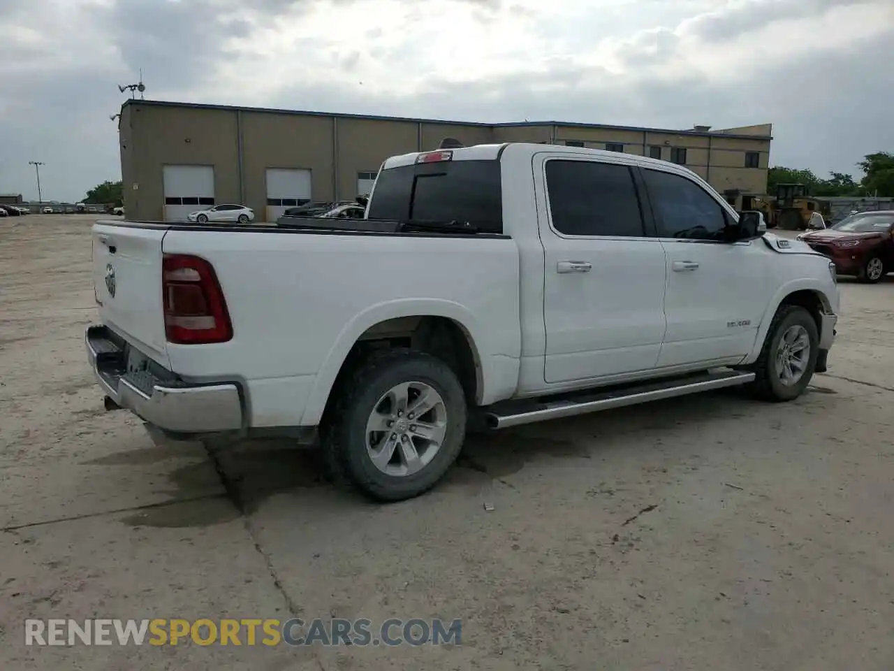 3 Photograph of a damaged car 1C6RREJM3NN178854 RAM 1500 2022