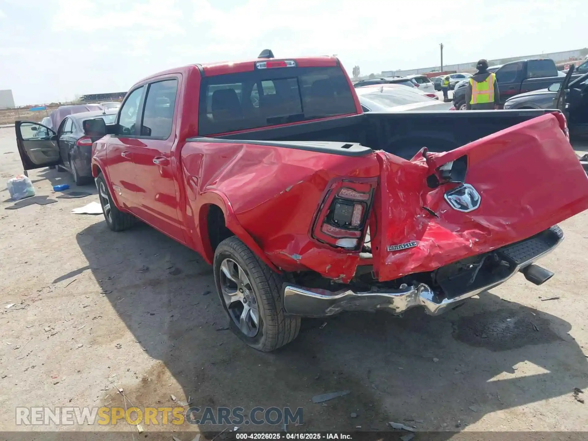 3 Photograph of a damaged car 1C6RREJT1NN271072 RAM 1500 2022