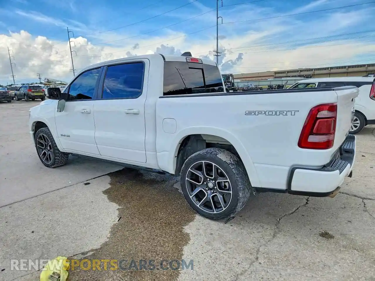 2 Photograph of a damaged car 1C6RREJT4NN104978 RAM 1500 2022