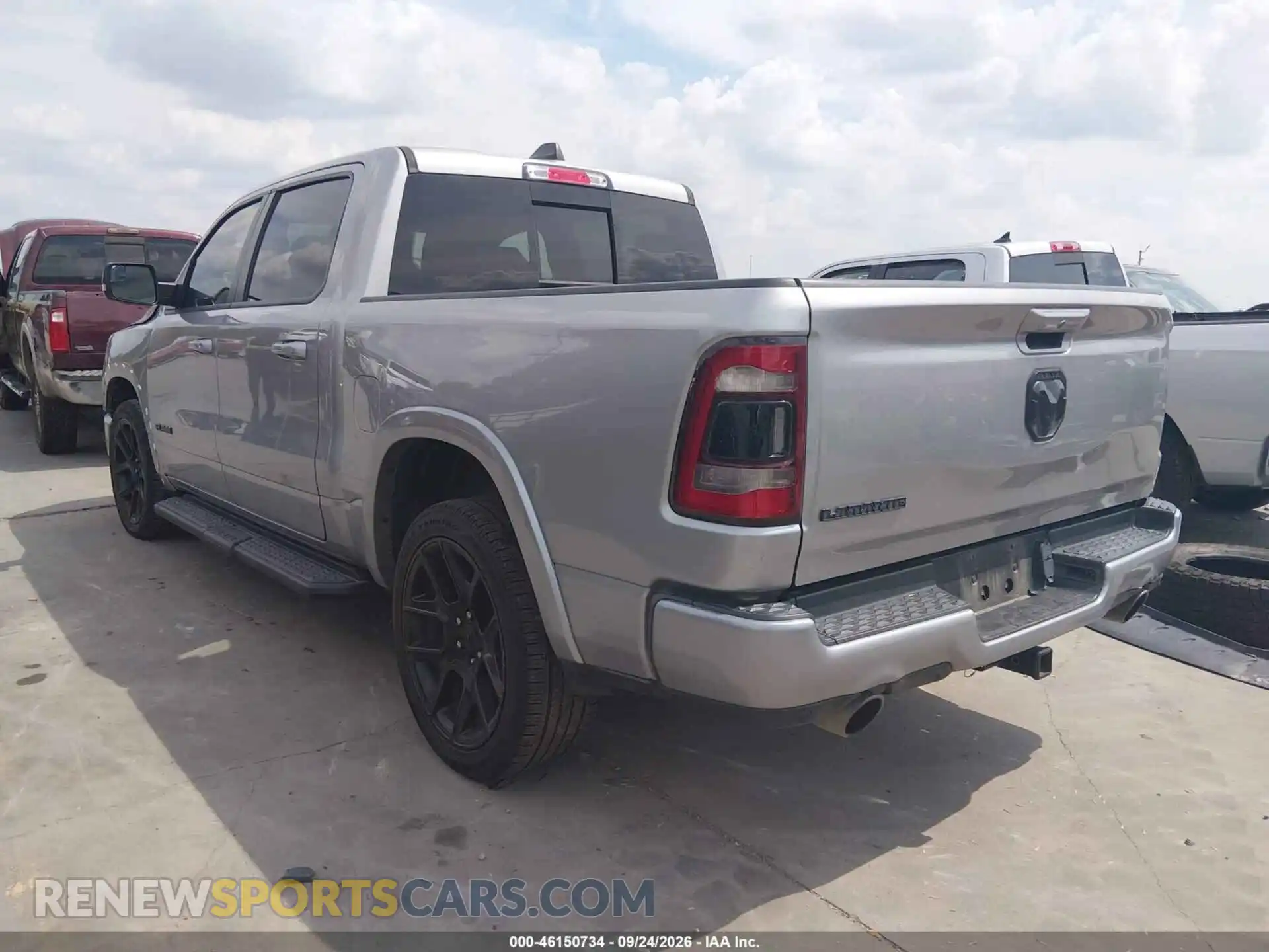 3 Photograph of a damaged car 1C6RREJT7NN157142 RAM 1500 2022