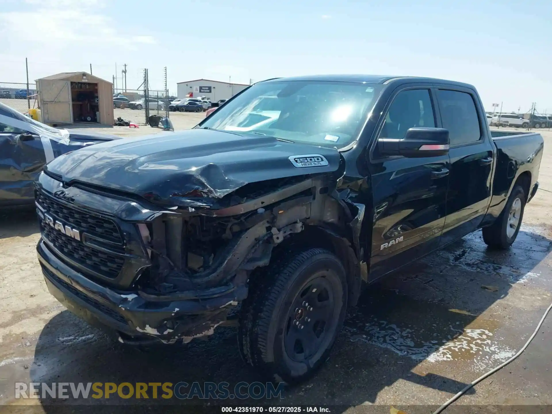 2 fotografías del automóvil dañado 1C6RREMT5NN324352 RAM 1500 2022