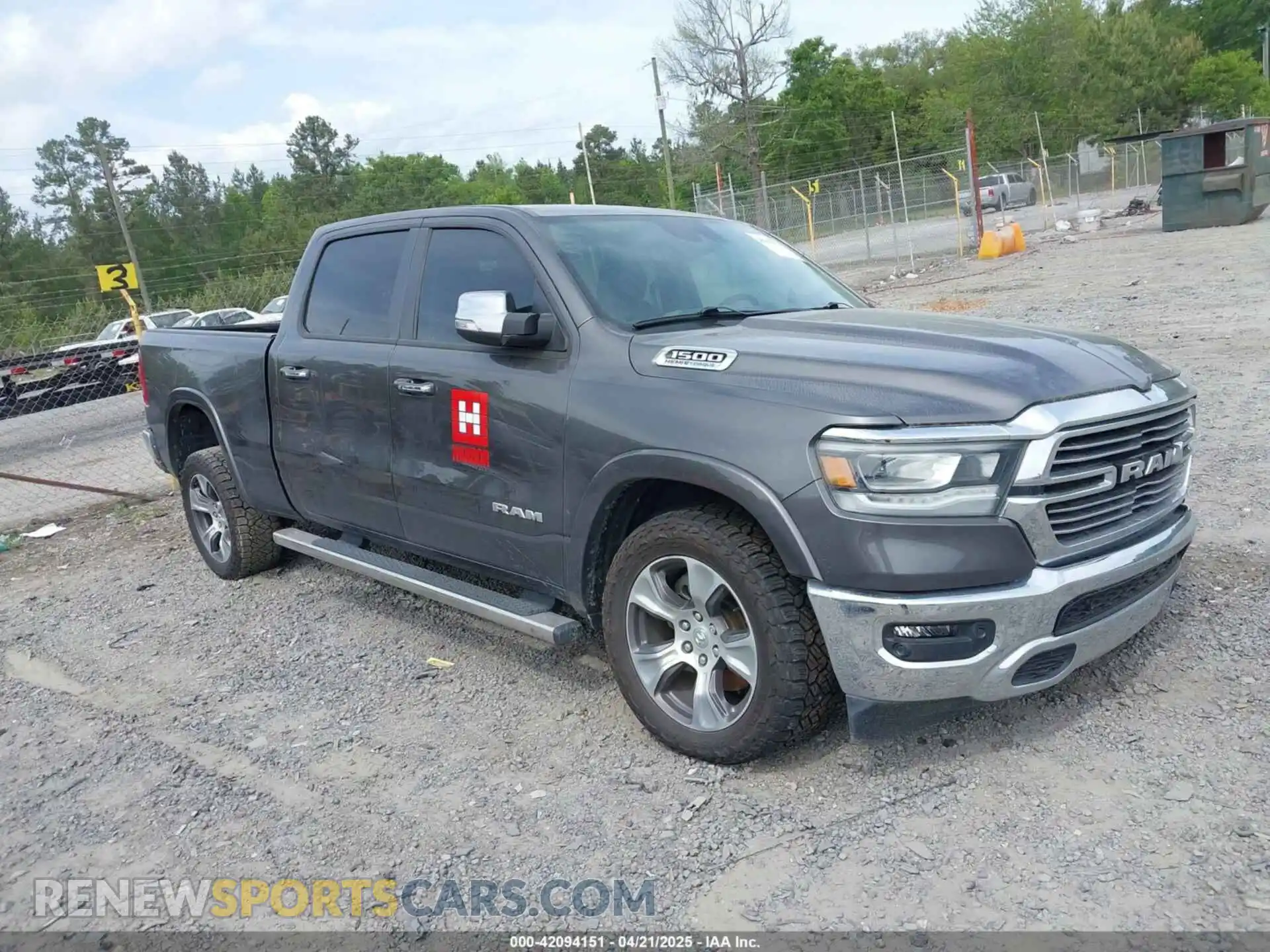 1 Photograph of a damaged car 1C6RRERTXNN442728 RAM 1500 2022