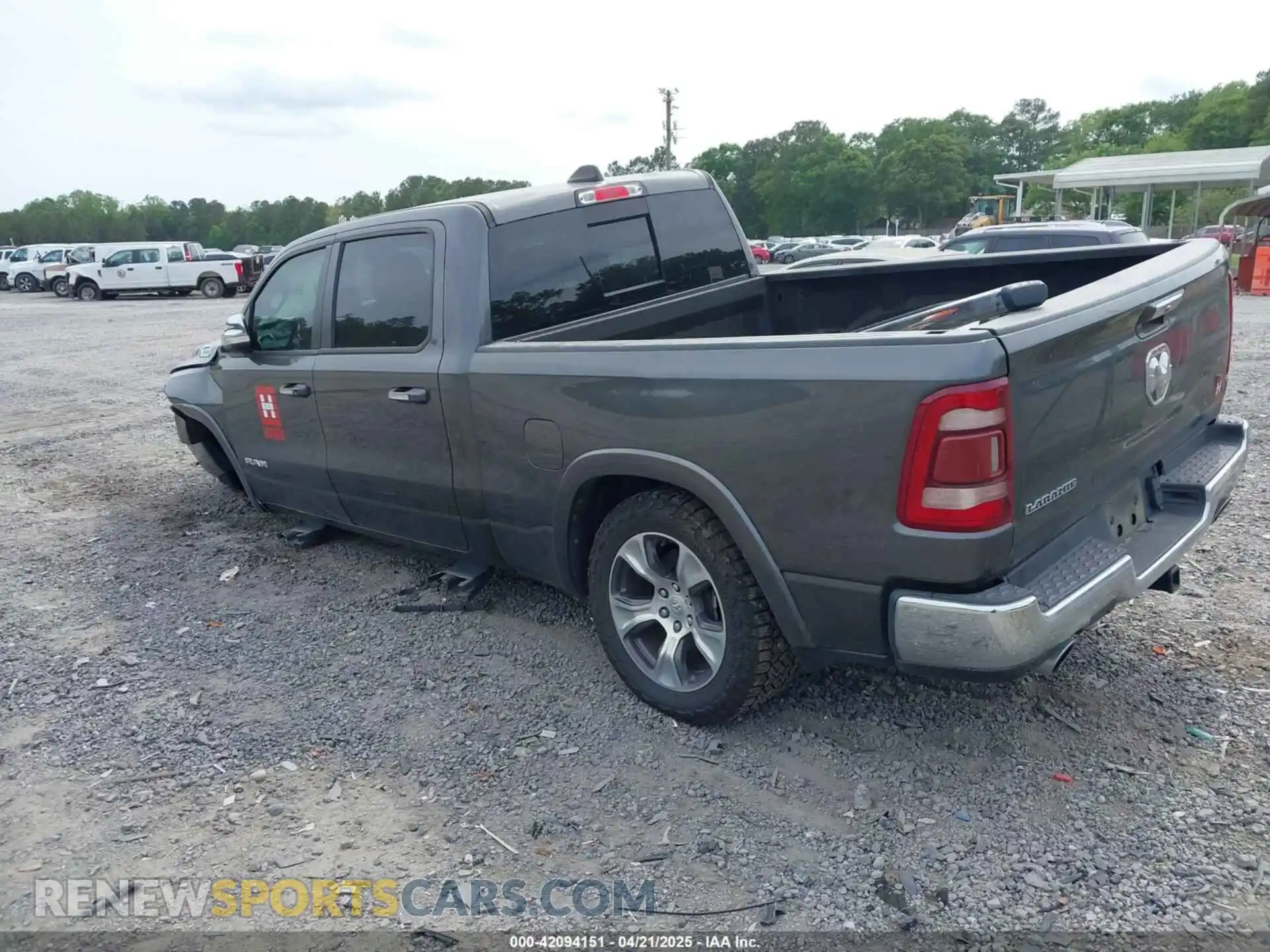 3 Photograph of a damaged car 1C6RRERTXNN442728 RAM 1500 2022