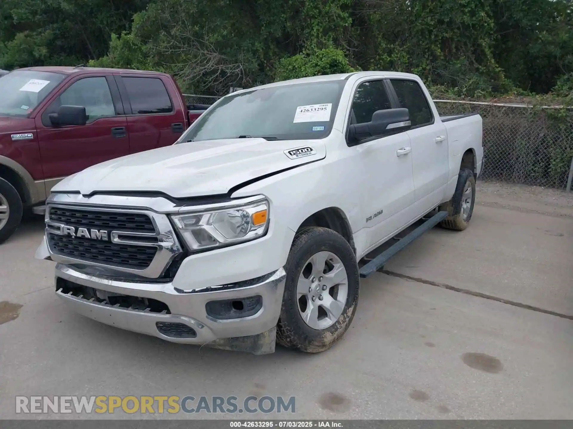 2 Photograph of a damaged car 1C6RRFFG1NN432425 RAM 1500 2022