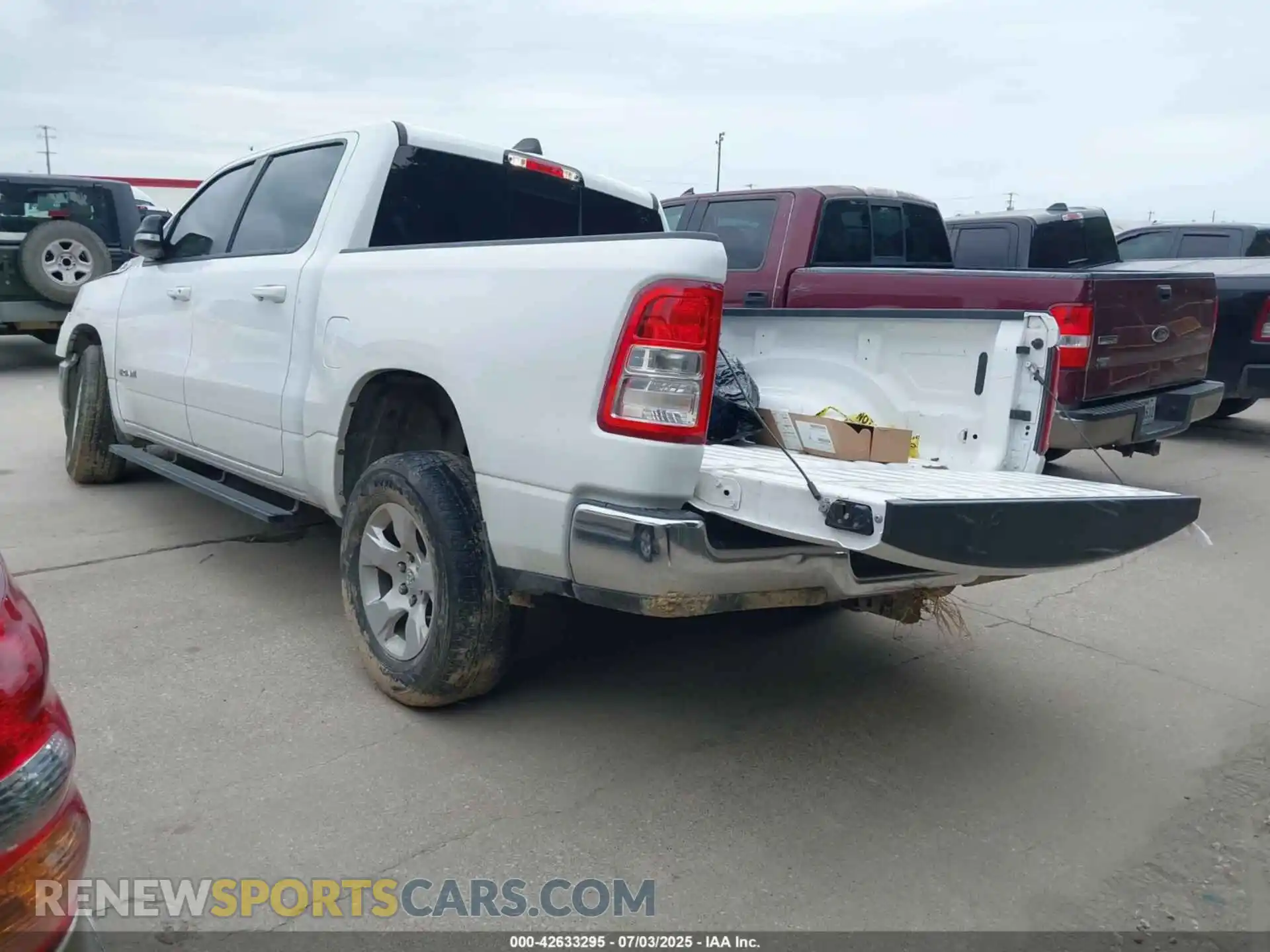 3 Photograph of a damaged car 1C6RRFFG1NN432425 RAM 1500 2022