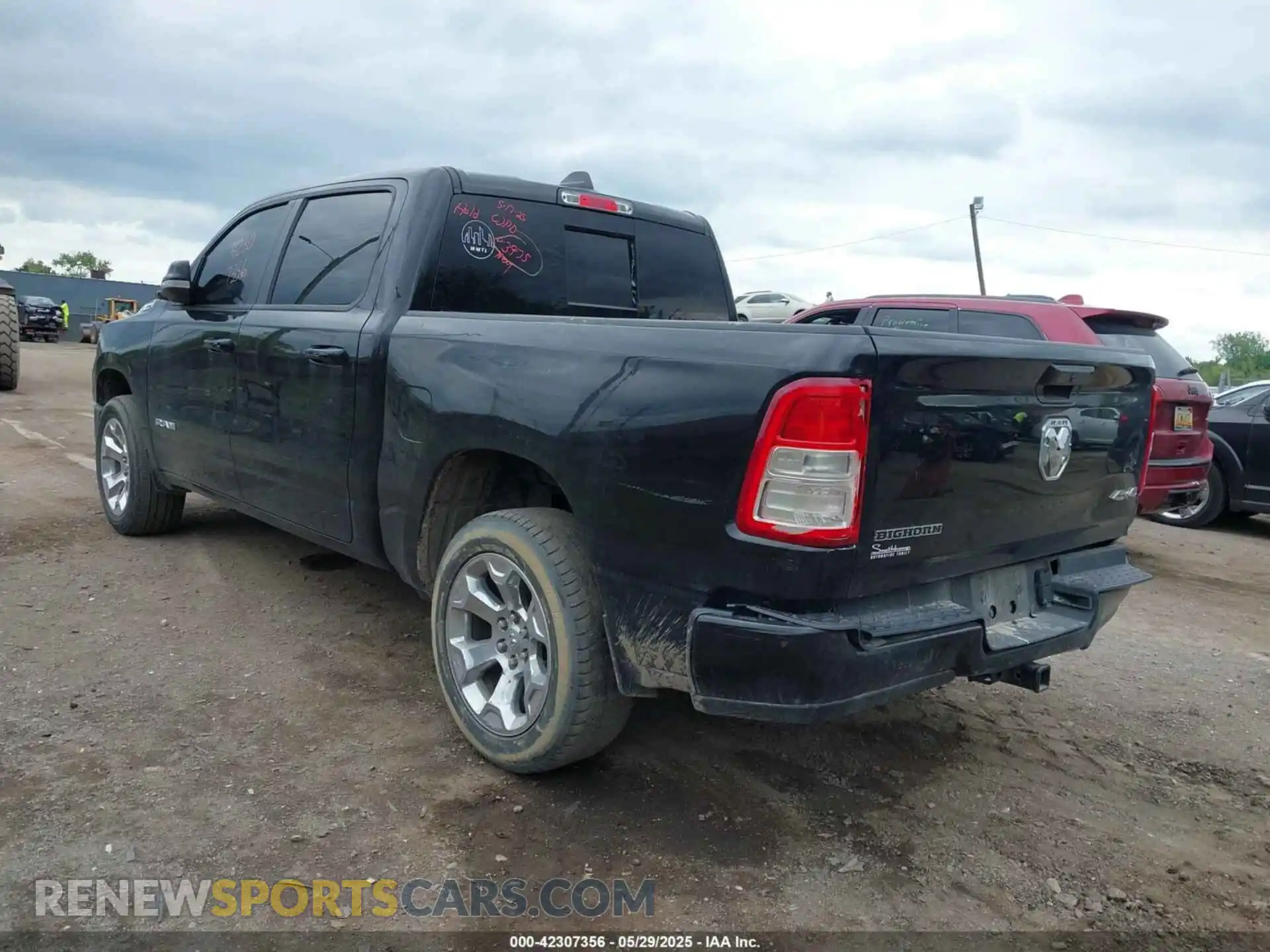 3 Photograph of a damaged car 1C6RRFFG2NN423975 RAM 1500 2022
