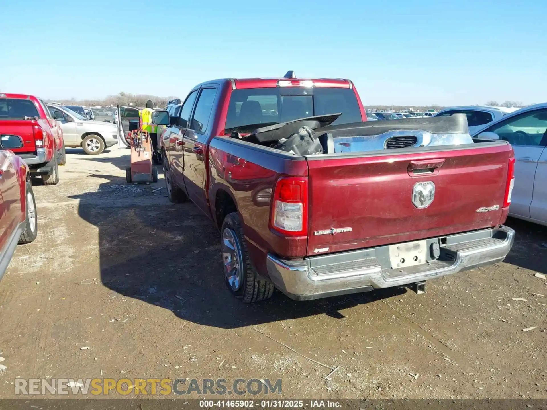 3 Photograph of a damaged car 1C6RRFFG5NN298325 RAM 1500 2022
