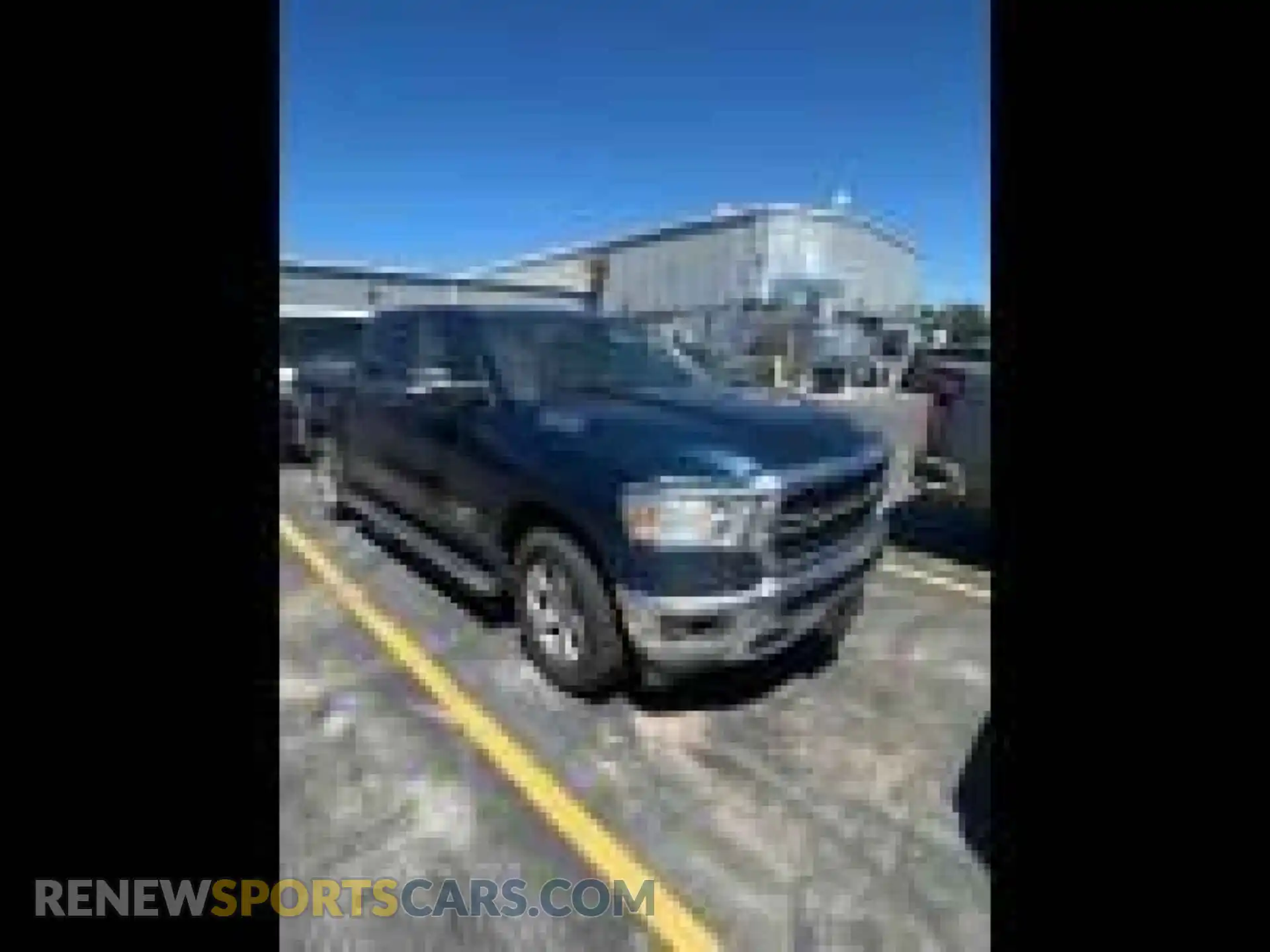 3 Photograph of a damaged car 1C6RRFFG7NN187811 RAM 1500 2022